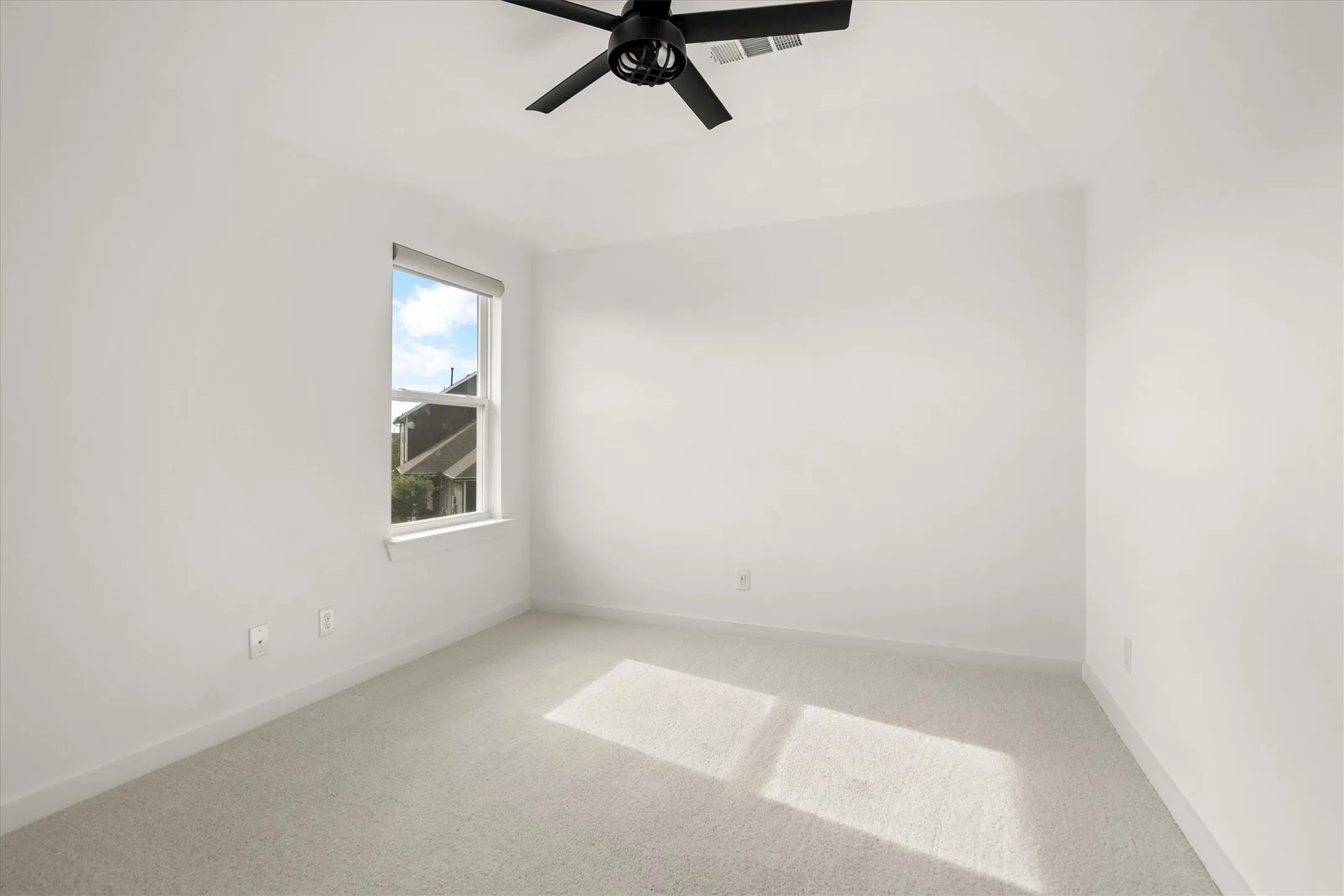 Single Family Residence For Sale in Denton County , 2348 Gray Drive, Northlake, Texas 76247, 3 Bedroom, 3 Bathroom, 2 Garage spaces, 1,973 Sqft, built in 2022, mls#21406332, Real Estate Agent in Northlake, Homes For Sale in Denton county, Homes For Sale in Northlake, Realtor in Northlake Texas, Real Estate Brokerage Independent Realty Texas, Luminita Cordes Realtor
