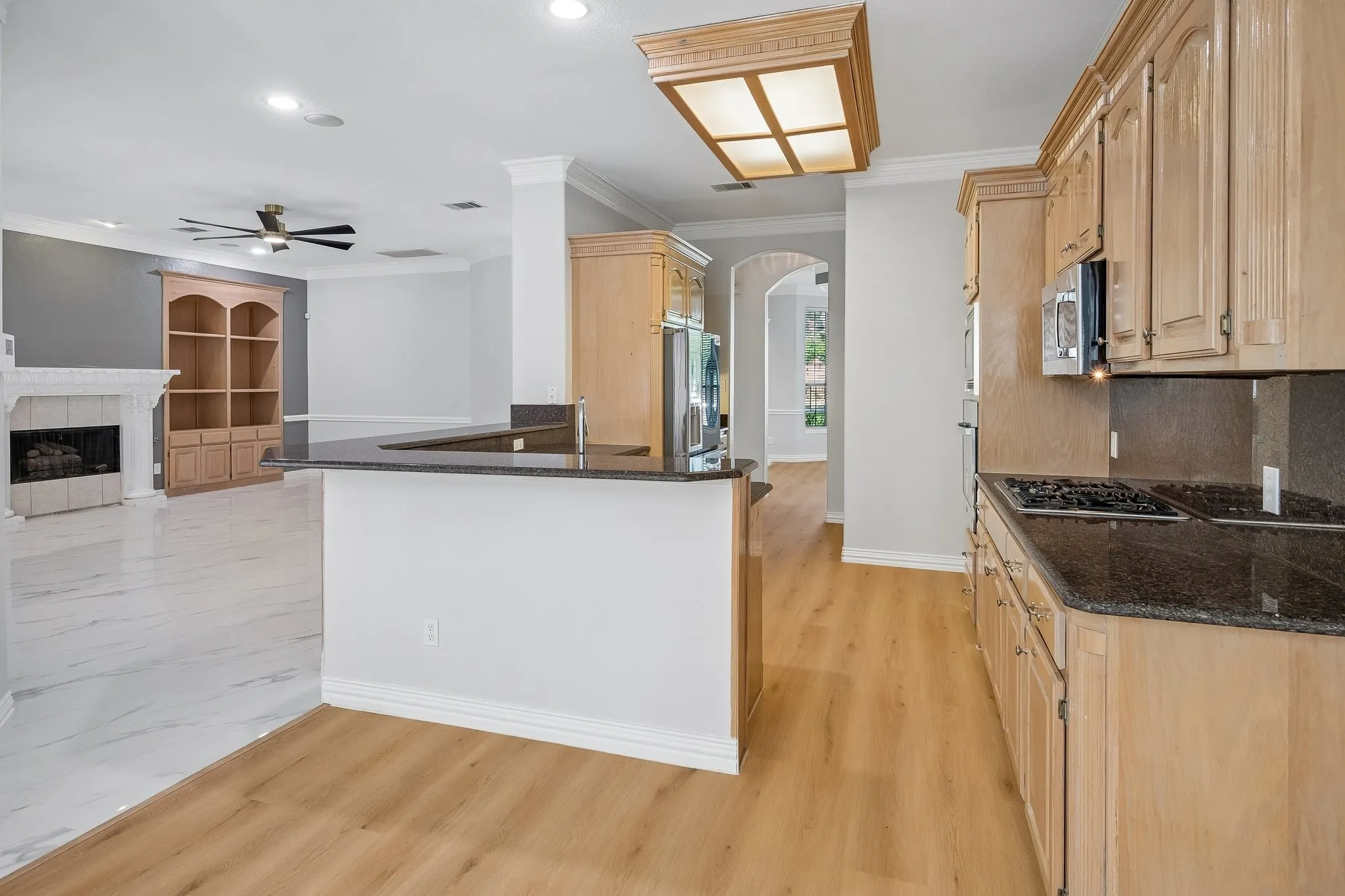 Single Family Residence For Sale in Dallas County , 3848 W Pioneer Drive, Irving, Texas 75061, 7 Bedroom, 5 Bathroom, 3 Garage spaces, 5,824 Sqft, built in 2004, mls#21399429, Real Estate Agent in Irving, Homes For Sale in Dallas county, Homes For Sale in Irving, Realtor in Irving Texas, Real Estate Brokerage Independent Realty Texas, Luminita Cordes Realtor