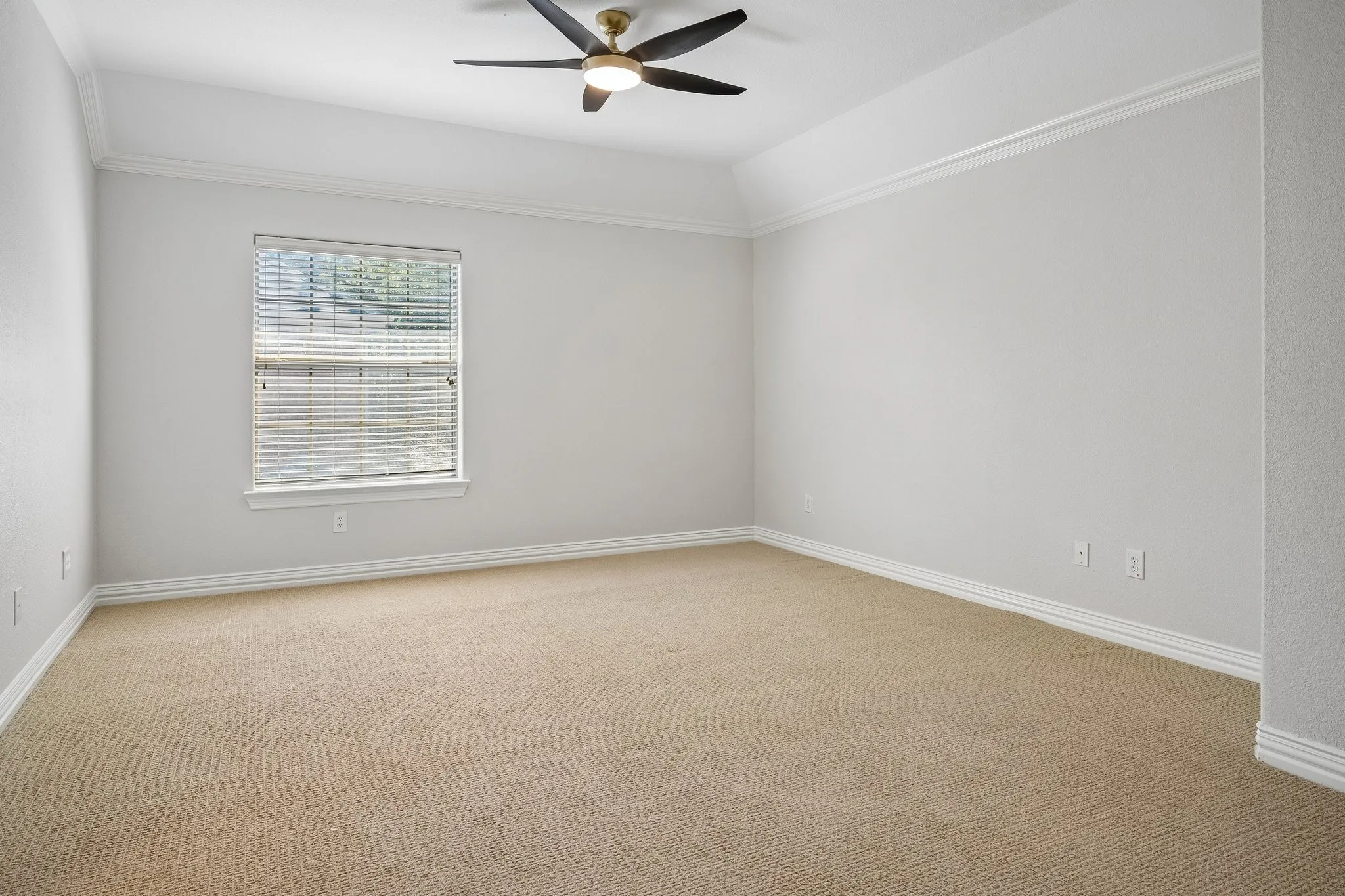 Single Family Residence For Sale in Dallas County , 3848 W Pioneer Drive, Irving, Texas 75061, 7 Bedroom, 5 Bathroom, 3 Garage spaces, 5,824 Sqft, built in 2004, mls#21399429, Real Estate Agent in Irving, Homes For Sale in Dallas county, Homes For Sale in Irving, Realtor in Irving Texas, Real Estate Brokerage Independent Realty Texas, Luminita Cordes Realtor