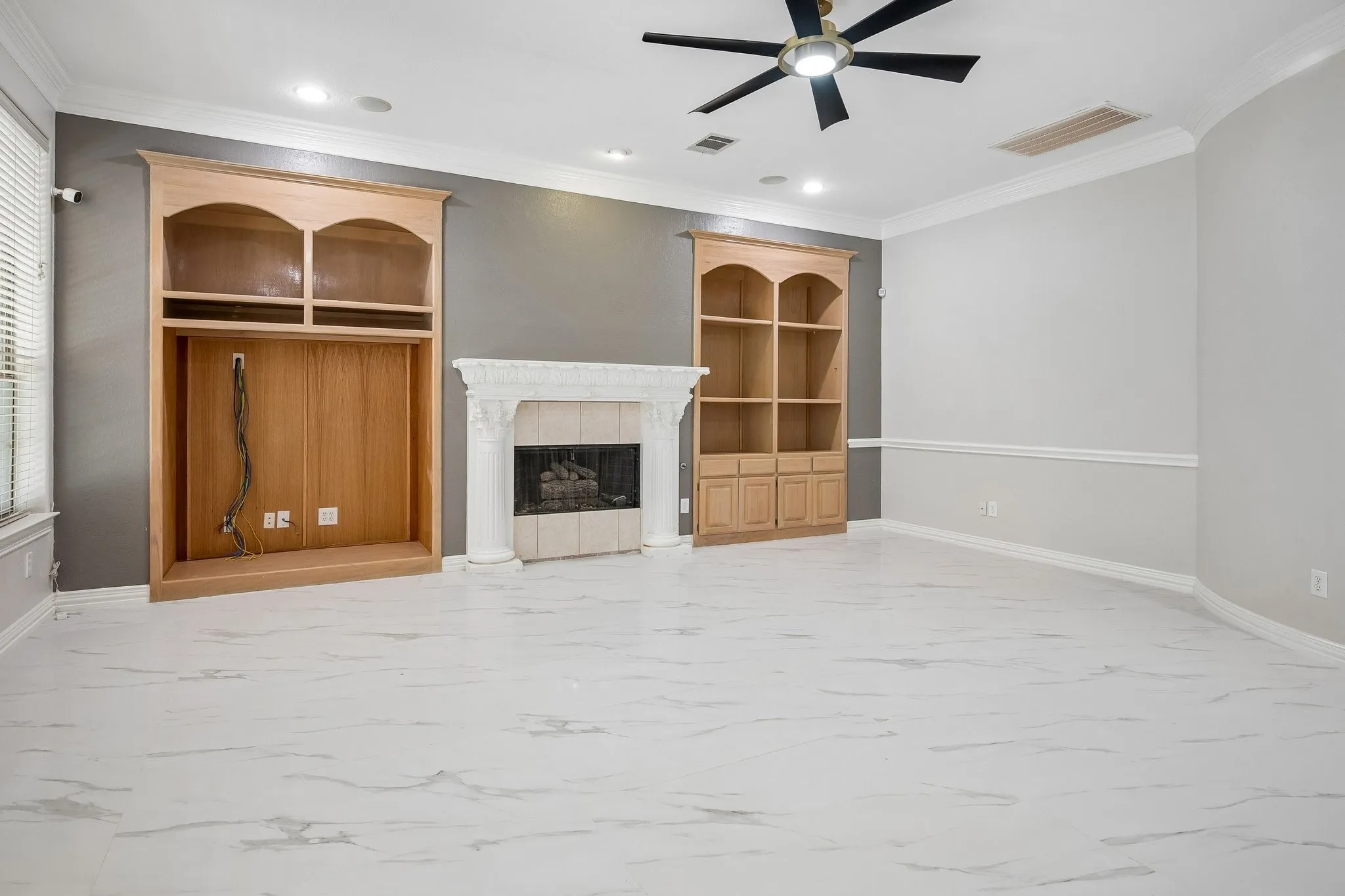 Single Family Residence For Sale in Dallas County , 3848 W Pioneer Drive, Irving, Texas 75061, 7 Bedroom, 5 Bathroom, 3 Garage spaces, 5,824 Sqft, built in 2004, mls#21399429, Real Estate Agent in Irving, Homes For Sale in Dallas county, Homes For Sale in Irving, Realtor in Irving Texas, Real Estate Brokerage Independent Realty Texas, Luminita Cordes Realtor