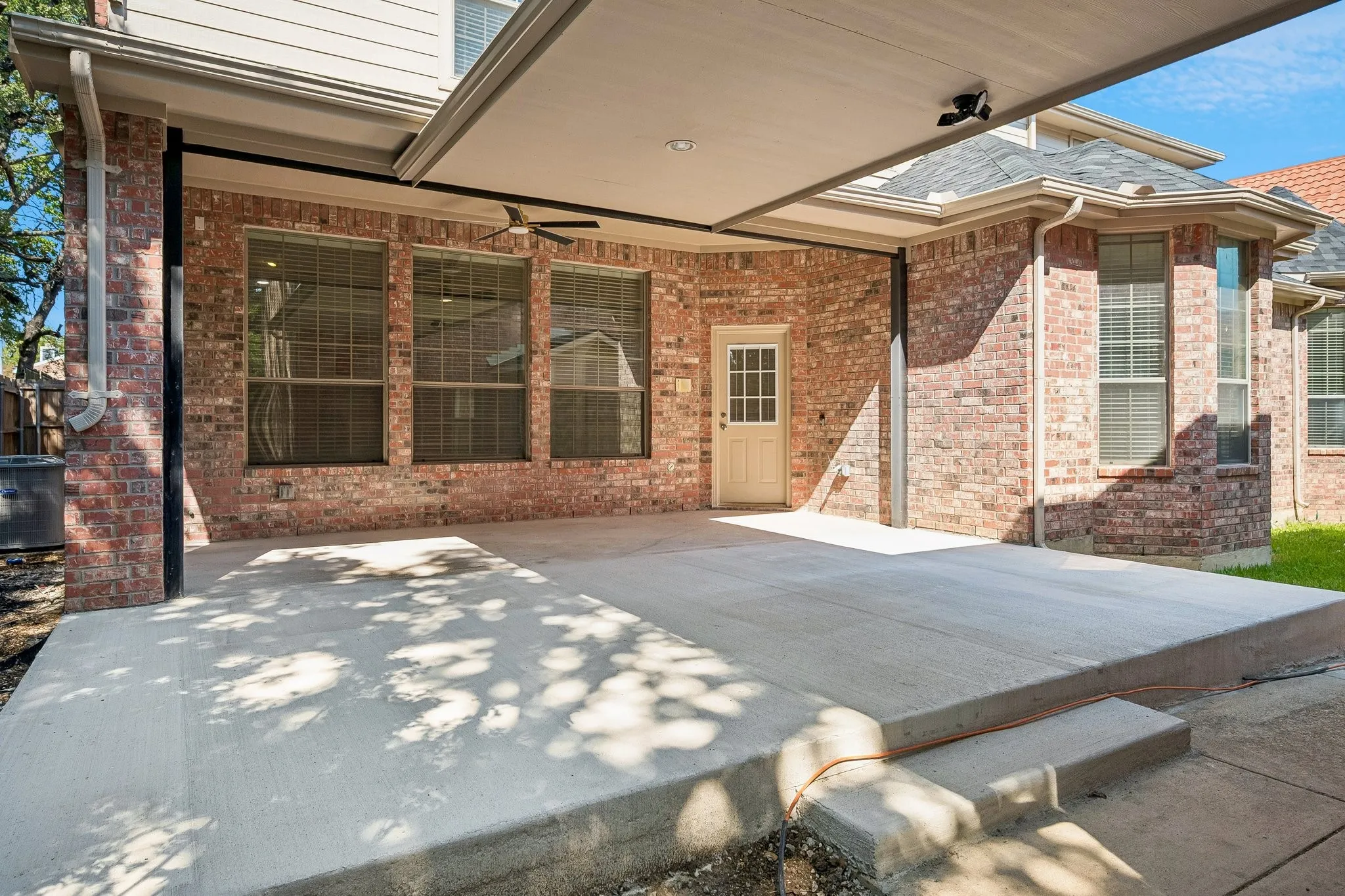 Single Family Residence For Sale in Dallas County , 3848 W Pioneer Drive, Irving, Texas 75061, 7 Bedroom, 5 Bathroom, 3 Garage spaces, 5,824 Sqft, built in 2004, mls#21399429, Real Estate Agent in Irving, Homes For Sale in Dallas county, Homes For Sale in Irving, Realtor in Irving Texas, Real Estate Brokerage Independent Realty Texas, Luminita Cordes Realtor
