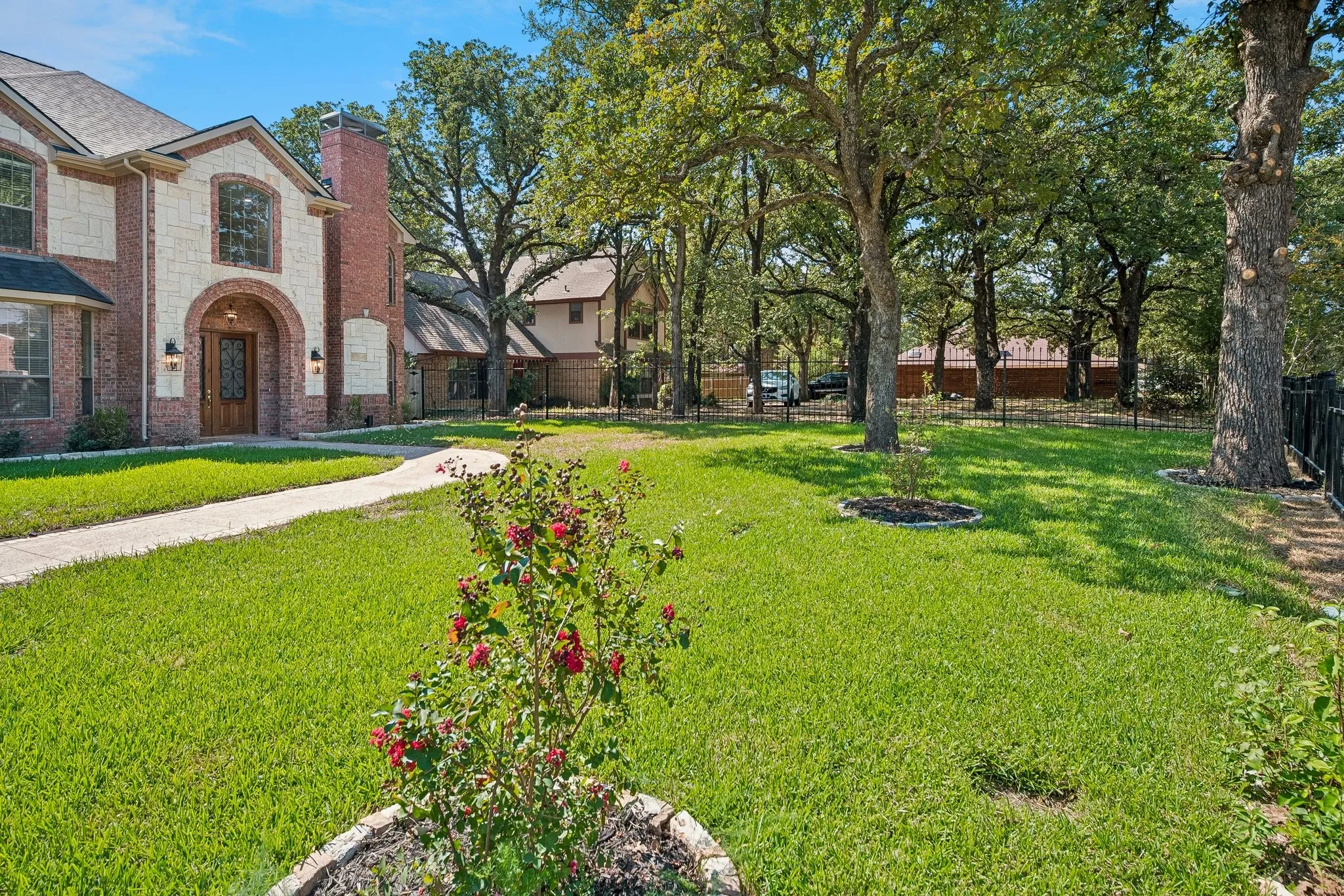 Single Family Residence For Sale in Dallas County , 3848 W Pioneer Drive, Irving, Texas 75061, 7 Bedroom, 5 Bathroom, 3 Garage spaces, 5,824 Sqft, built in 2004, mls#21399429, Real Estate Agent in Irving, Homes For Sale in Dallas county, Homes For Sale in Irving, Realtor in Irving Texas, Real Estate Brokerage Independent Realty Texas, Luminita Cordes Realtor