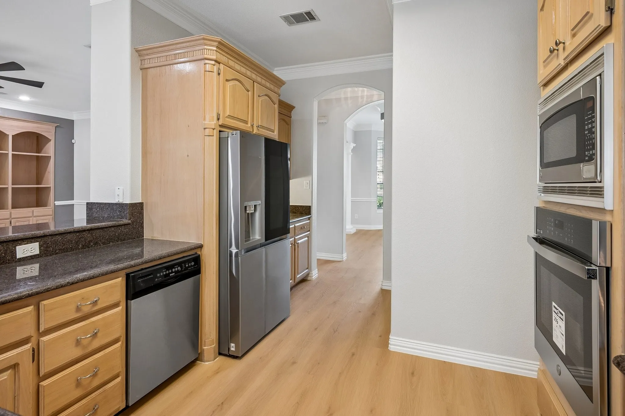 Single Family Residence For Sale in Dallas County , 3848 W Pioneer Drive, Irving, Texas 75061, 7 Bedroom, 5 Bathroom, 3 Garage spaces, 5,824 Sqft, built in 2004, mls#21399429, Real Estate Agent in Irving, Homes For Sale in Dallas county, Homes For Sale in Irving, Realtor in Irving Texas, Real Estate Brokerage Independent Realty Texas, Luminita Cordes Realtor