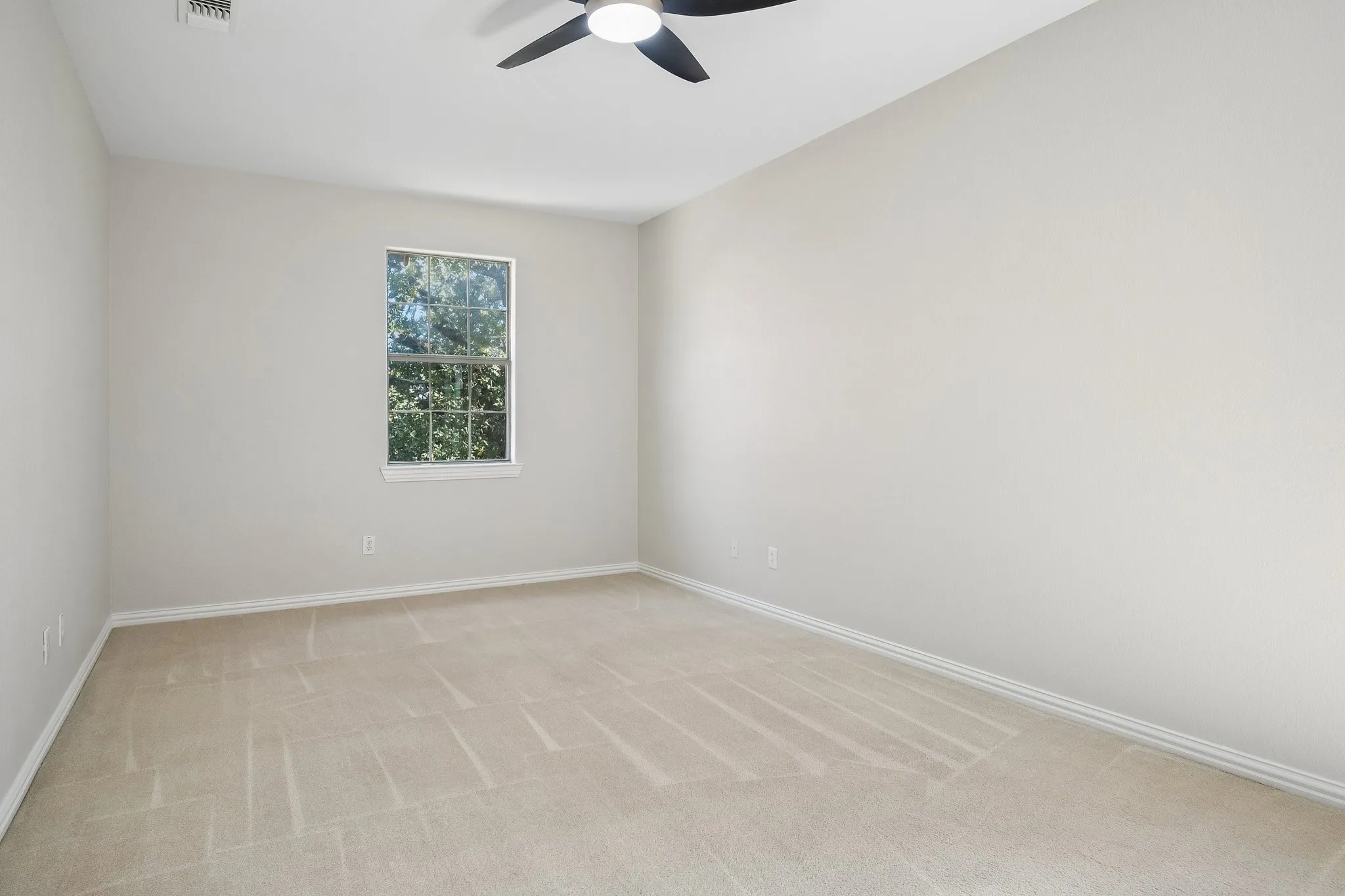 Single Family Residence For Sale in Dallas County , 3848 W Pioneer Drive, Irving, Texas 75061, 7 Bedroom, 5 Bathroom, 3 Garage spaces, 5,824 Sqft, built in 2004, mls#21399429, Real Estate Agent in Irving, Homes For Sale in Dallas county, Homes For Sale in Irving, Realtor in Irving Texas, Real Estate Brokerage Independent Realty Texas, Luminita Cordes Realtor