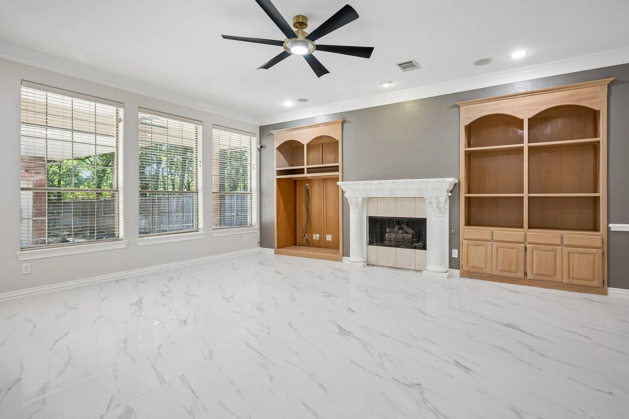 Single Family Residence For Sale in Dallas County , 3848 W Pioneer Drive, Irving, Texas 75061, 7 Bedroom, 5 Bathroom, 3 Garage spaces, 5,824 Sqft, built in 2004, mls#21399429, Real Estate Agent in Irving, Homes For Sale in Dallas county, Homes For Sale in Irving, Realtor in Irving Texas, Real Estate Brokerage Independent Realty Texas, Luminita Cordes Realtor