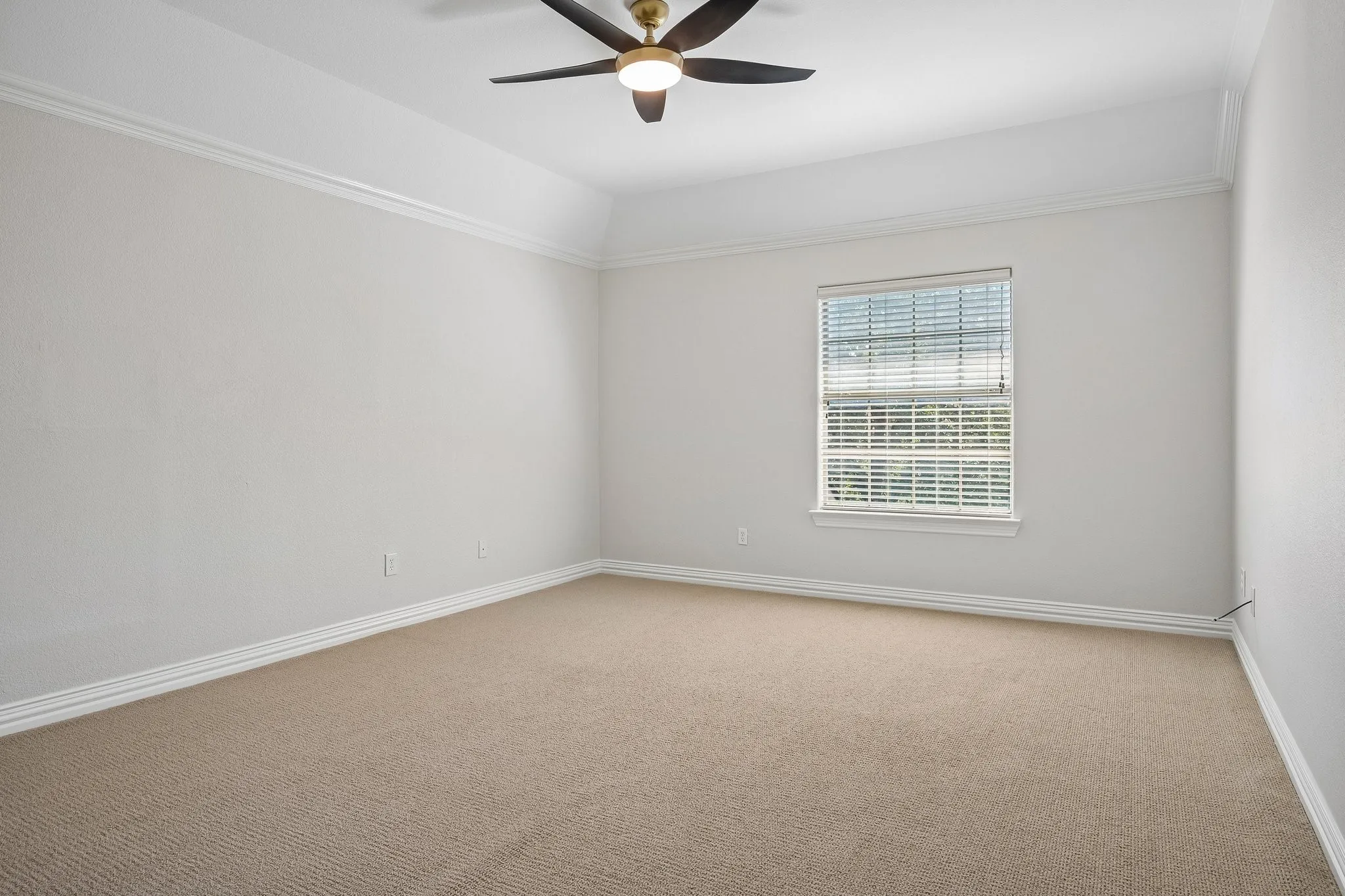 Single Family Residence For Sale in Dallas County , 3848 W Pioneer Drive, Irving, Texas 75061, 7 Bedroom, 5 Bathroom, 3 Garage spaces, 5,824 Sqft, built in 2004, mls#21399429, Real Estate Agent in Irving, Homes For Sale in Dallas county, Homes For Sale in Irving, Realtor in Irving Texas, Real Estate Brokerage Independent Realty Texas, Luminita Cordes Realtor