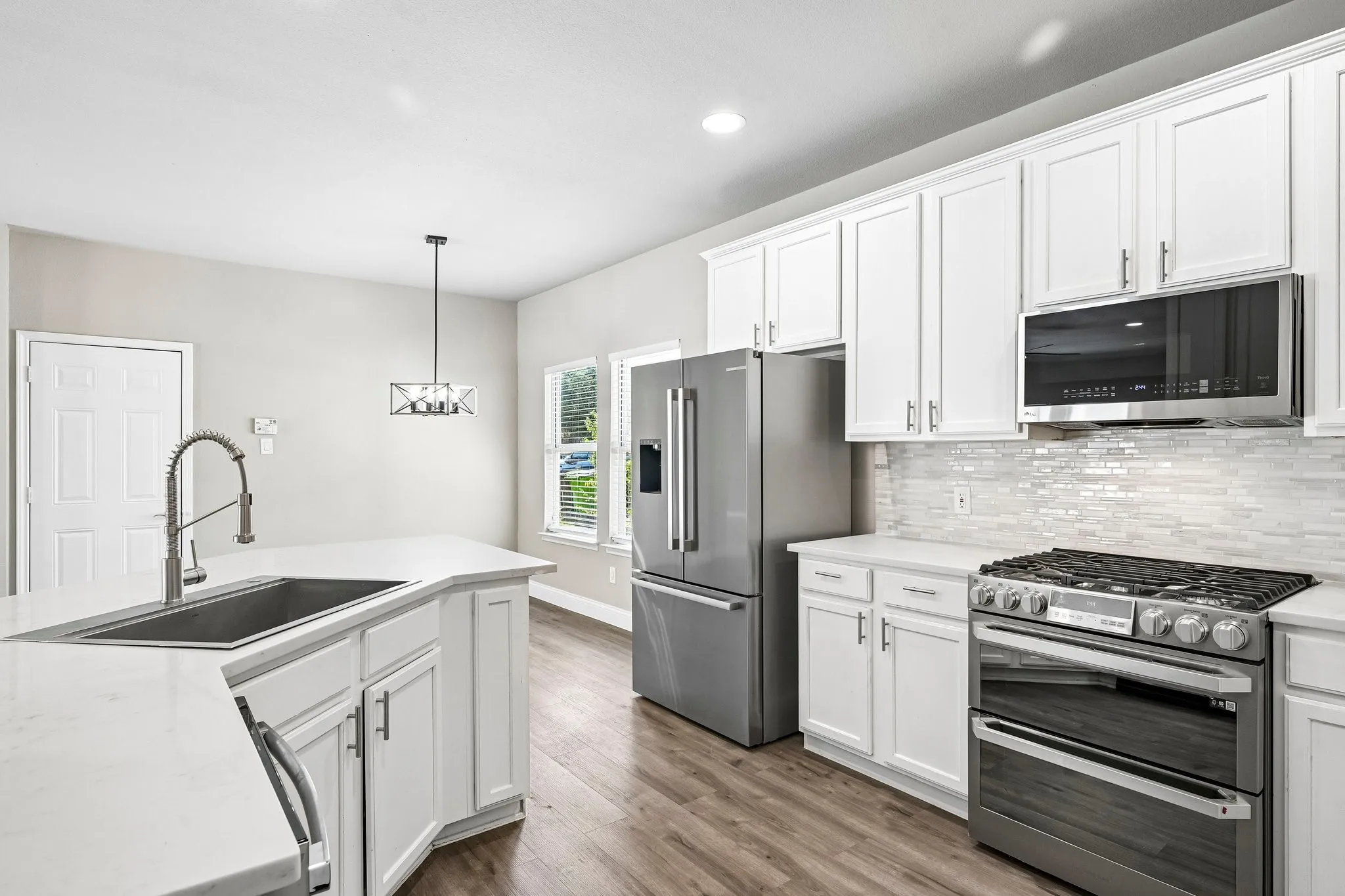 Single Family Residence For Sale in Denton County , 1009 Wenk Drive, Savannah, Texas 76227, 4 Bedroom, 4 Bathroom, 2 Garage spaces, 2,323 Sqft, built in 2006, mls#21407613, Real Estate Agent in Savannah, Homes For Sale in Denton county, Homes For Sale in Savannah, Realtor in Savannah Texas, Real Estate Brokerage Independent Realty Texas, Luminita Cordes Realtor