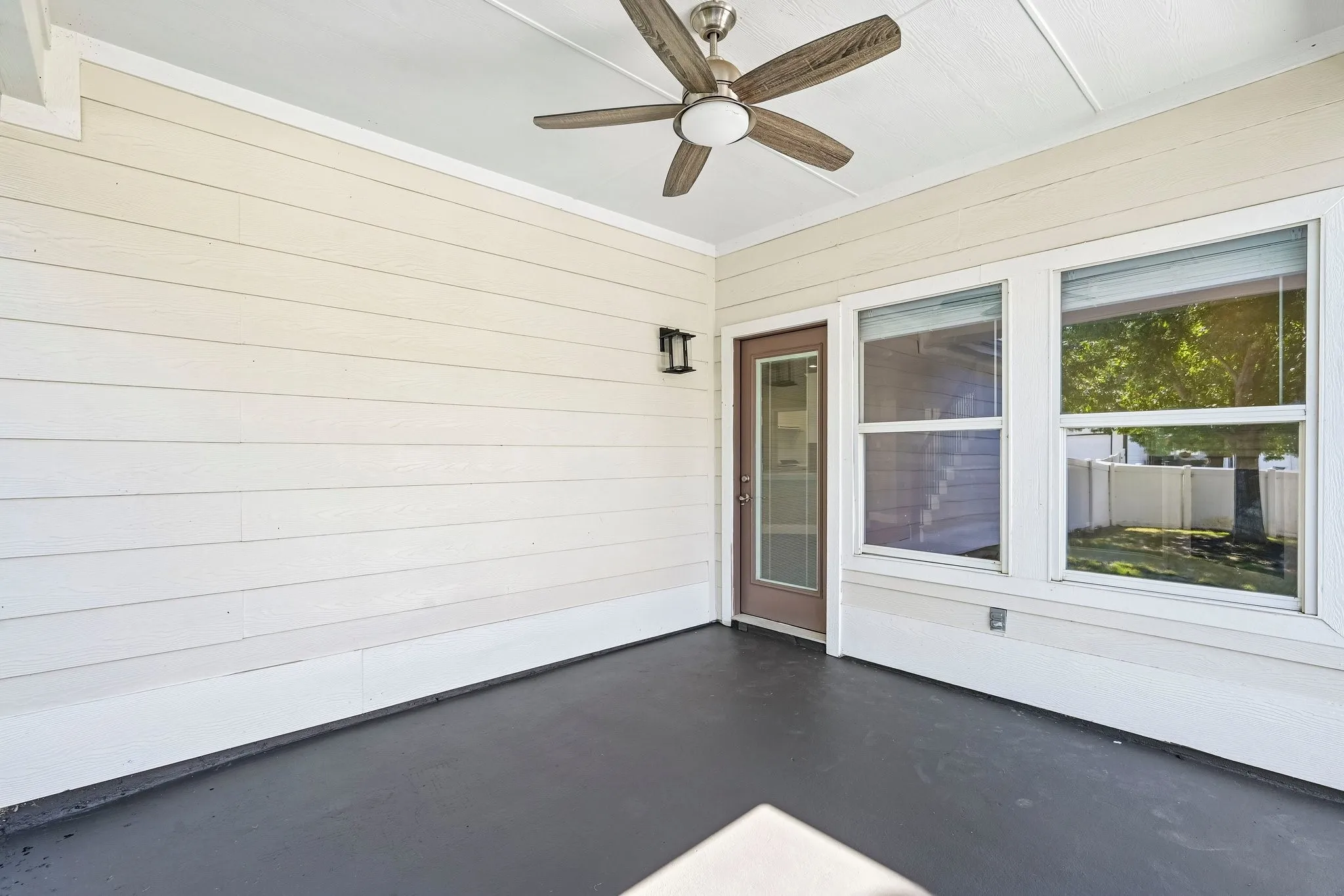 Single Family Residence For Sale in Denton County , 1009 Wenk Drive, Savannah, Texas 76227, 4 Bedroom, 4 Bathroom, 2 Garage spaces, 2,323 Sqft, built in 2006, mls#21407613, Real Estate Agent in Savannah, Homes For Sale in Denton county, Homes For Sale in Savannah, Realtor in Savannah Texas, Real Estate Brokerage Independent Realty Texas, Luminita Cordes Realtor