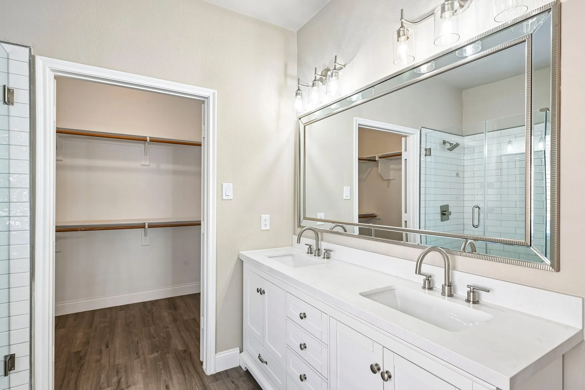 Single Family Residence For Sale in Denton County , 1009 Wenk Drive, Savannah, Texas 76227, 4 Bedroom, 4 Bathroom, 2 Garage spaces, 2,323 Sqft, built in 2006, mls#21407613, Real Estate Agent in Savannah, Homes For Sale in Denton county, Homes For Sale in Savannah, Realtor in Savannah Texas, Real Estate Brokerage Independent Realty Texas, Luminita Cordes Realtor