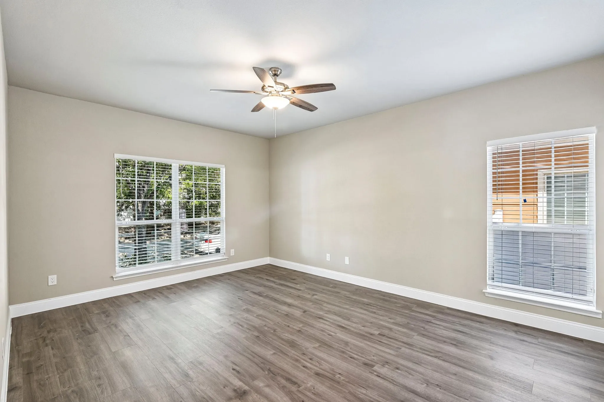 Single Family Residence For Sale in Denton County , 1009 Wenk Drive, Savannah, Texas 76227, 4 Bedroom, 4 Bathroom, 2 Garage spaces, 2,323 Sqft, built in 2006, mls#21407613, Real Estate Agent in Savannah, Homes For Sale in Denton county, Homes For Sale in Savannah, Realtor in Savannah Texas, Real Estate Brokerage Independent Realty Texas, Luminita Cordes Realtor