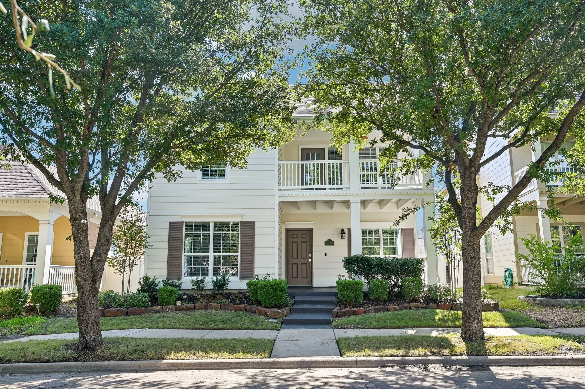 Single Family Residence For Sale in Denton County , 1009 Wenk Drive, Savannah, Texas 76227, 4 Bedroom, 4 Bathroom, 2 Garage spaces, 2,323 Sqft, built in 2006, mls#21407613, Real Estate Agent in Savannah, Homes For Sale in Denton county, Homes For Sale in Savannah, Realtor in Savannah Texas, Real Estate Brokerage Independent Realty Texas, Luminita Cordes Realtor