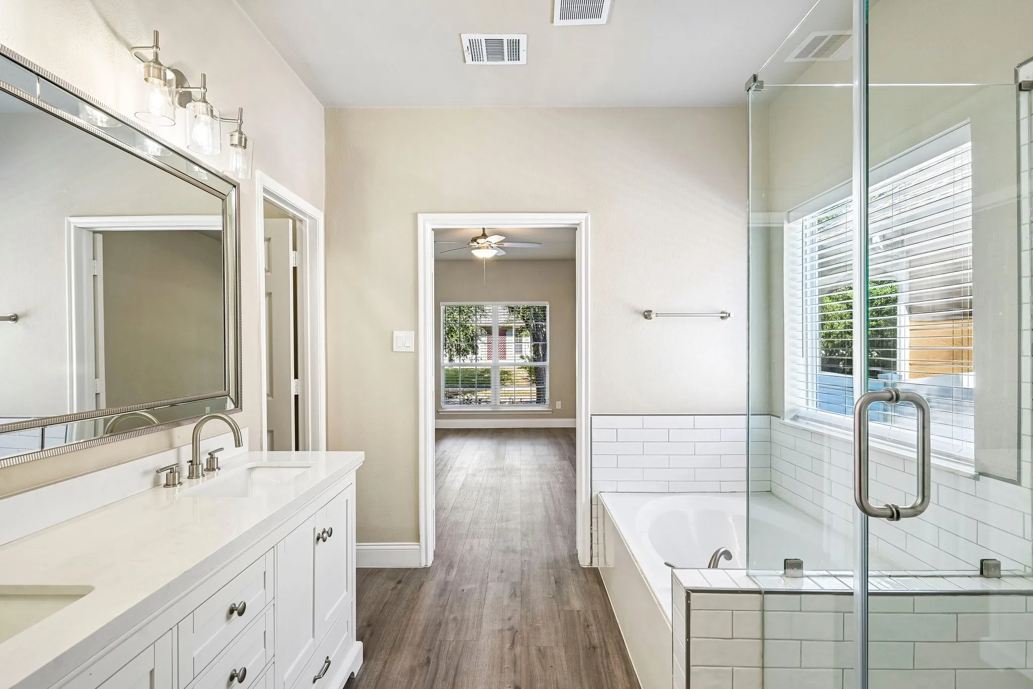 Single Family Residence For Sale in Denton County , 1009 Wenk Drive, Savannah, Texas 76227, 4 Bedroom, 4 Bathroom, 2 Garage spaces, 2,323 Sqft, built in 2006, mls#21407613, Real Estate Agent in Savannah, Homes For Sale in Denton county, Homes For Sale in Savannah, Realtor in Savannah Texas, Real Estate Brokerage Independent Realty Texas, Luminita Cordes Realtor