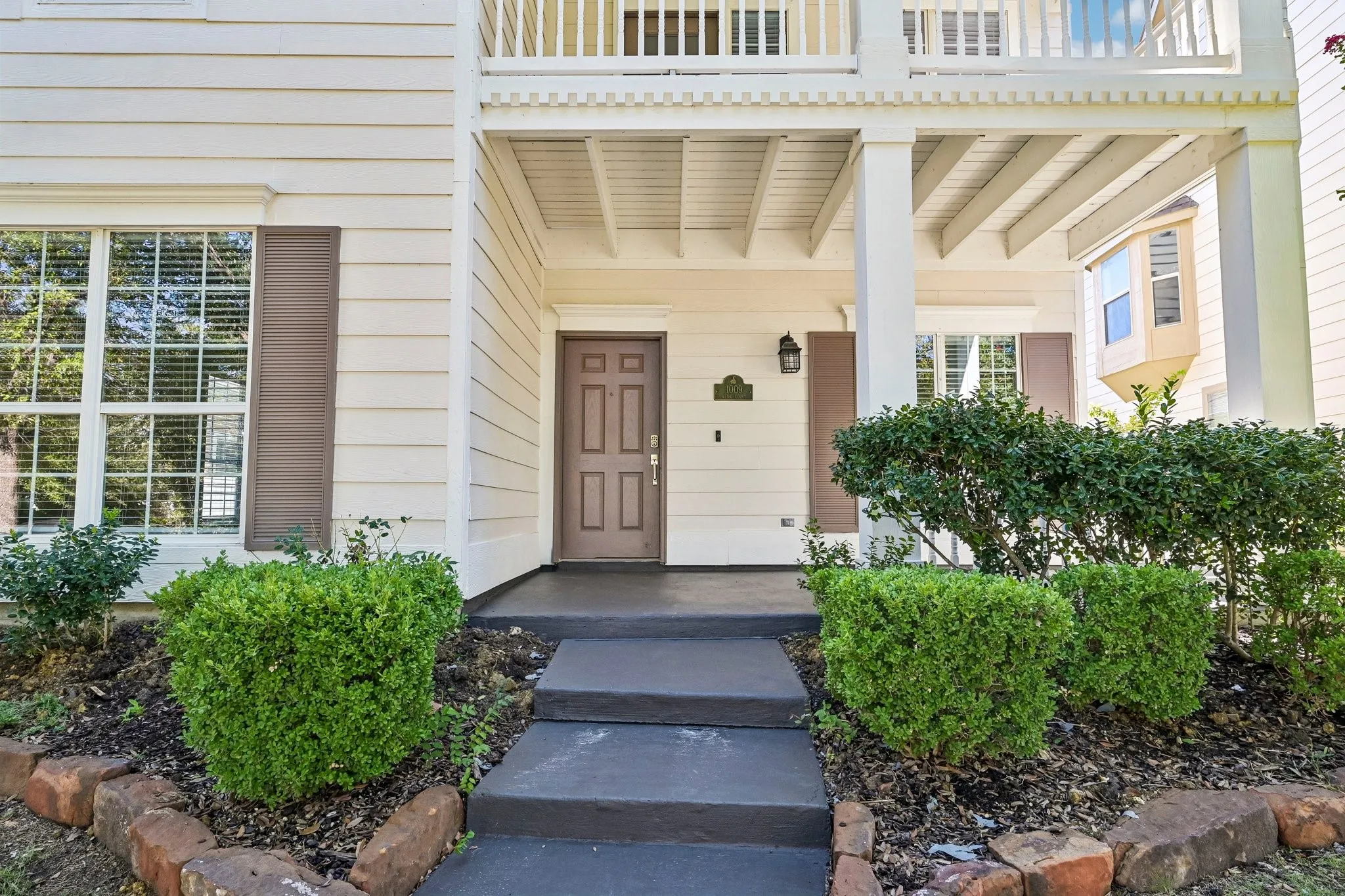 Single Family Residence For Sale in Denton County , 1009 Wenk Drive, Savannah, Texas 76227, 4 Bedroom, 4 Bathroom, 2 Garage spaces, 2,323 Sqft, built in 2006, mls#21407613, Real Estate Agent in Savannah, Homes For Sale in Denton county, Homes For Sale in Savannah, Realtor in Savannah Texas, Real Estate Brokerage Independent Realty Texas, Luminita Cordes Realtor