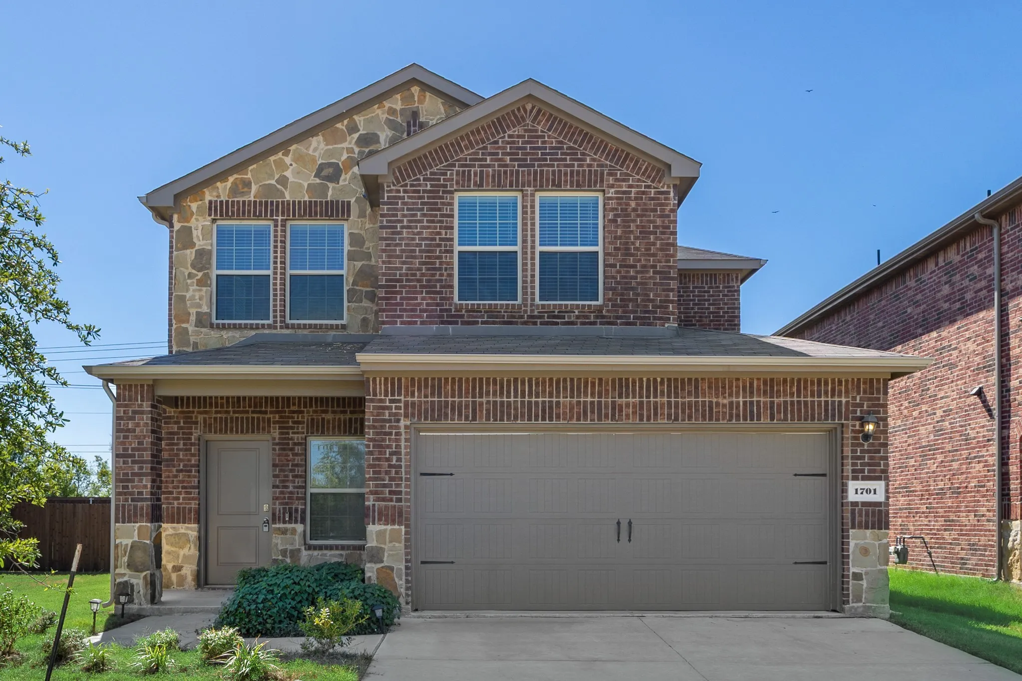 Single Family Residence For Rent