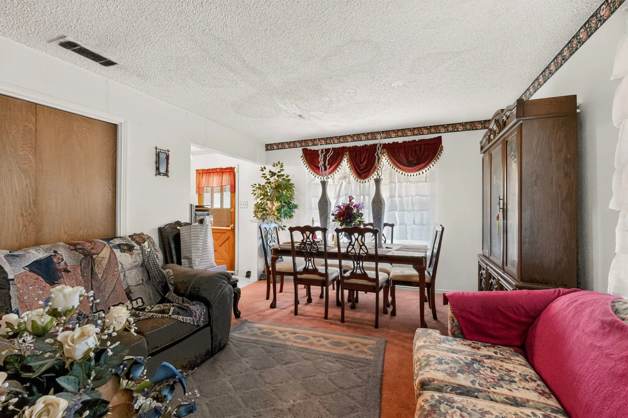 Single Family Residence For Sale in Dallas County , 2616 Mossglen Drive, Dallas, Texas 75227, 3 Bedroom, 2 Bathroom, 2 Garage spaces, 1,751 Sqft, built in 2016, mls#21408265, Real Estate Agent in Dallas, Homes For Sale in Dallas county, Homes For Sale in Dallas, Realtor in Dallas Texas, Real Estate Brokerage Independent Realty Texas, Luminita Cordes Realtor