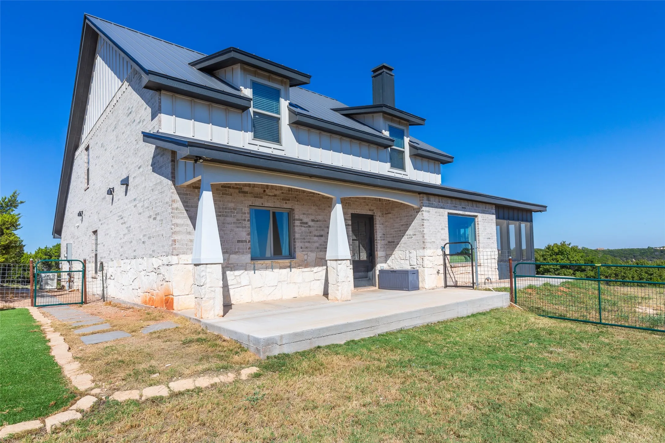 Single Family Residence For Sale in Taylor County , 197 Mesa Verde Way, Tuscola, Texas 79562, 4 Bedroom, 3 Bathroom, 1 Garage spaces, 2,400 Sqft, built in 2022, mls#21405569, Real Estate Agent in Tuscola, Homes For Sale in Taylor county, Homes For Sale in Tuscola, Realtor in Tuscola Texas, Real Estate Brokerage Independent Realty Texas, Luminita Cordes Realtor