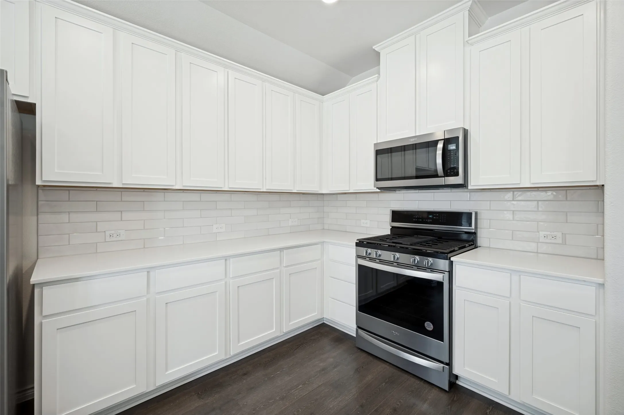 Single Family Residence For Sale in Denton County , 10516 Fountain Gate Street, Aubrey, Texas 76227, 3 Bedroom, 2 Bathroom, 2 Garage spaces, 1,703 Sqft, built in 2022, mls#21407761, Real Estate Agent in Aubrey, Homes For Sale in Denton county, Homes For Sale in Aubrey, Realtor in Aubrey Texas, Real Estate Brokerage Independent Realty Texas, Luminita Cordes Realtor