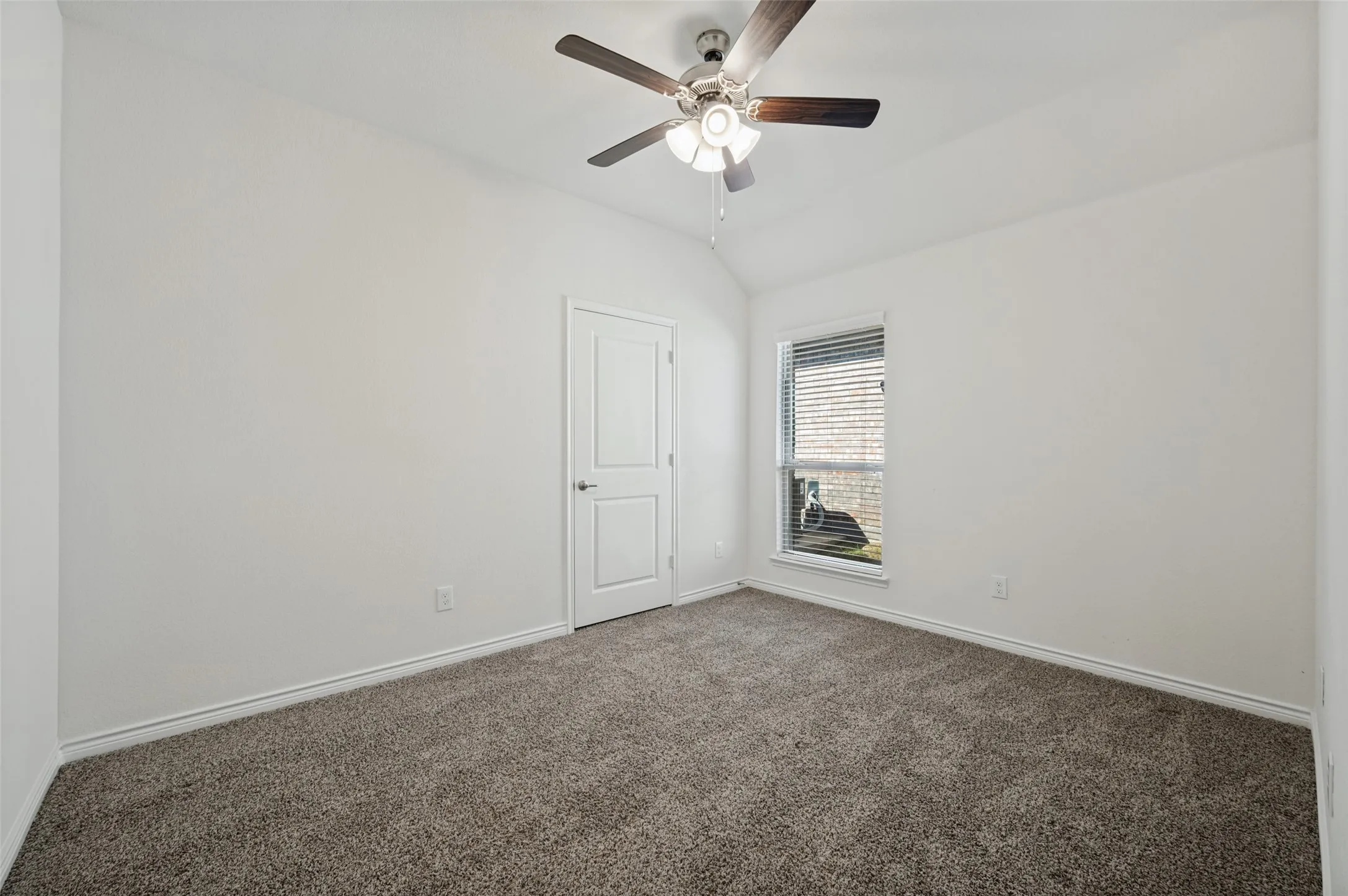 Single Family Residence For Sale in Denton County , 10516 Fountain Gate Street, Aubrey, Texas 76227, 3 Bedroom, 2 Bathroom, 2 Garage spaces, 1,703 Sqft, built in 2022, mls#21407761, Real Estate Agent in Aubrey, Homes For Sale in Denton county, Homes For Sale in Aubrey, Realtor in Aubrey Texas, Real Estate Brokerage Independent Realty Texas, Luminita Cordes Realtor