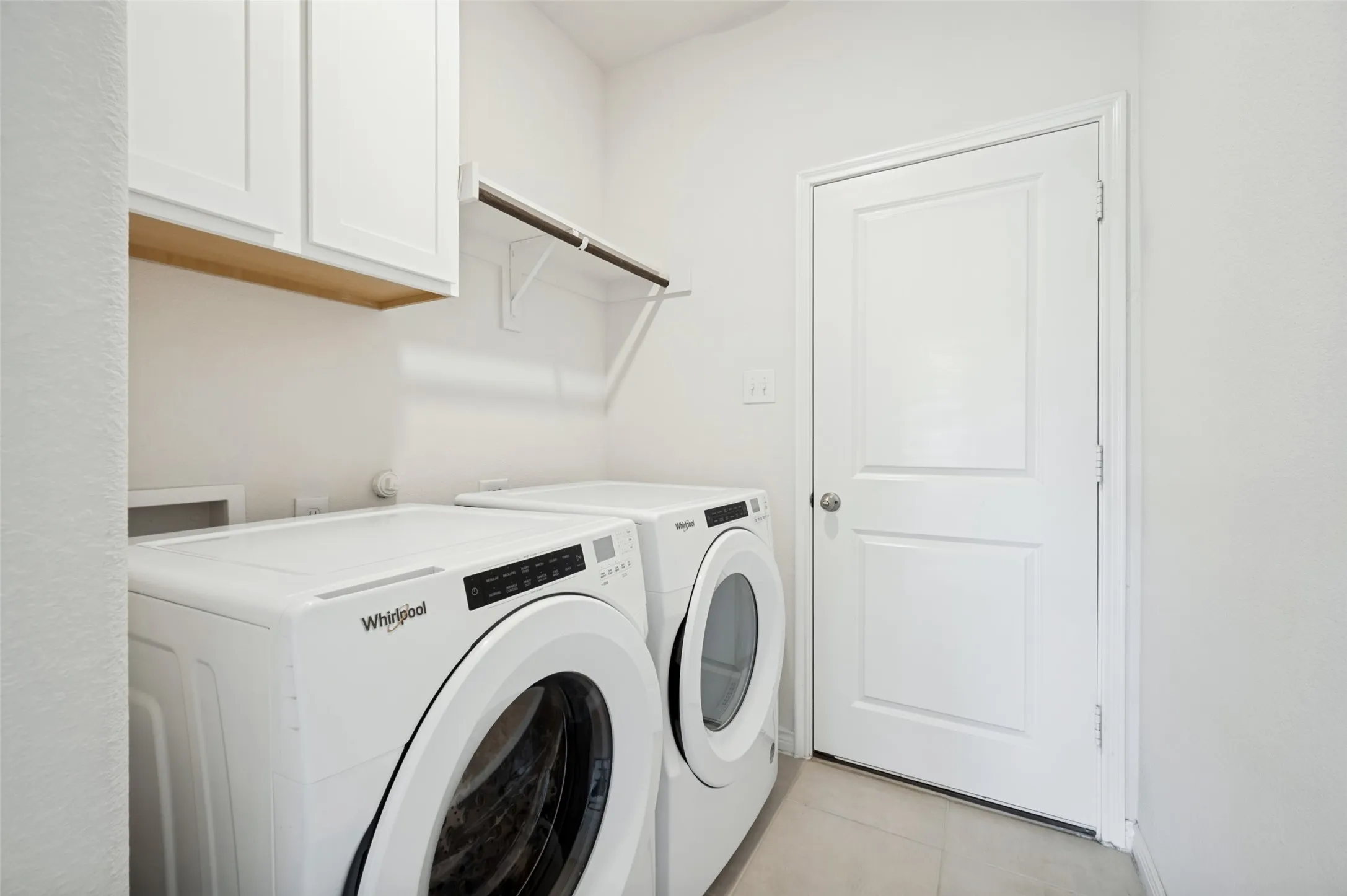 Single Family Residence For Sale in Denton County , 10516 Fountain Gate Street, Aubrey, Texas 76227, 3 Bedroom, 2 Bathroom, 2 Garage spaces, 1,703 Sqft, built in 2022, mls#21407761, Real Estate Agent in Aubrey, Homes For Sale in Denton county, Homes For Sale in Aubrey, Realtor in Aubrey Texas, Real Estate Brokerage Independent Realty Texas, Luminita Cordes Realtor