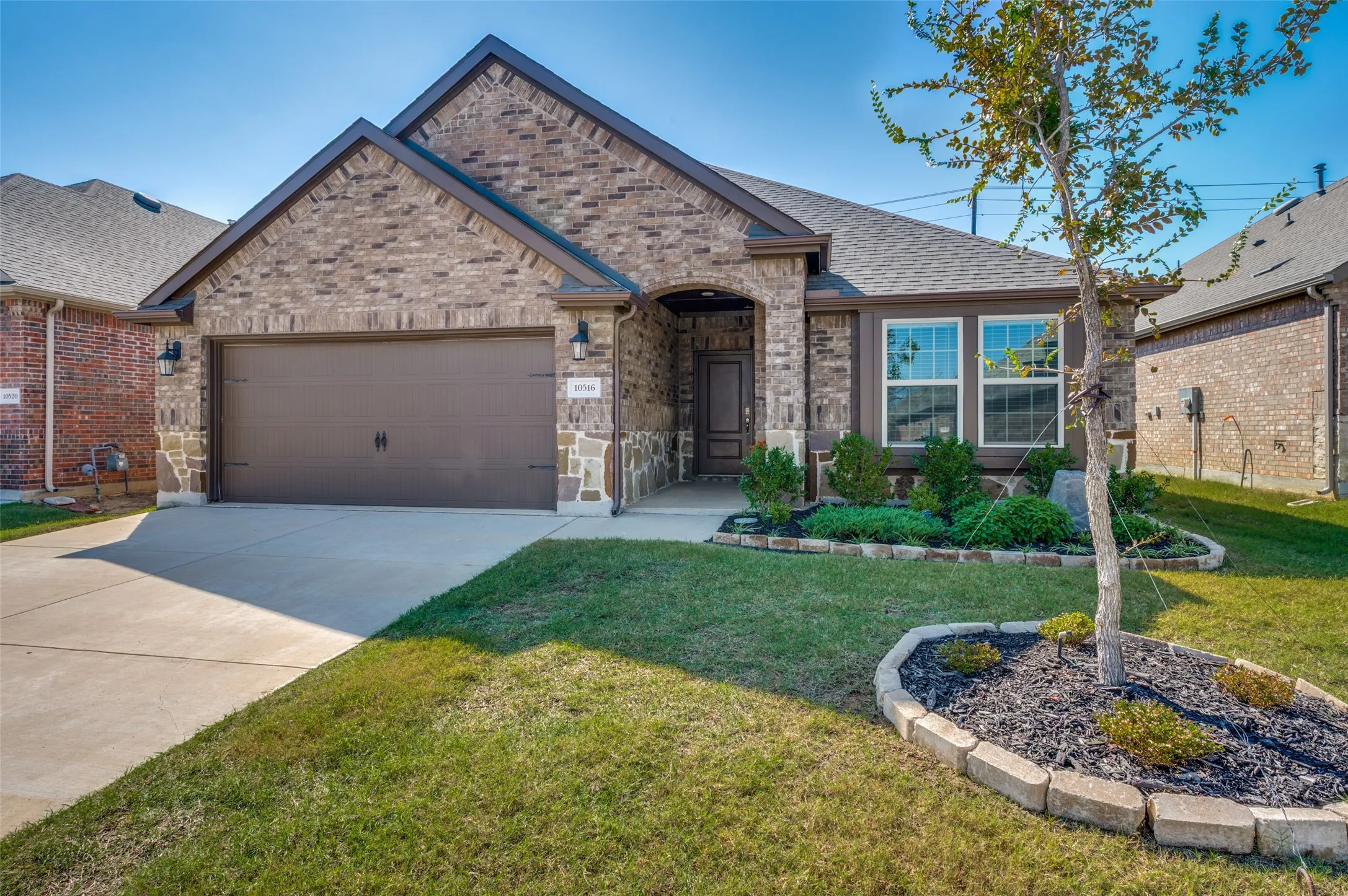 Single Family Residence For Sale in Denton County , 10516 Fountain Gate Street, Aubrey, Texas 76227, 3 Bedroom, 2 Bathroom, 2 Garage spaces, 1,703 Sqft, built in 2022, mls#21407761, Real Estate Agent in Aubrey, Homes For Sale in Denton county, Homes For Sale in Aubrey, Realtor in Aubrey Texas, Real Estate Brokerage Independent Realty Texas, Luminita Cordes Realtor
