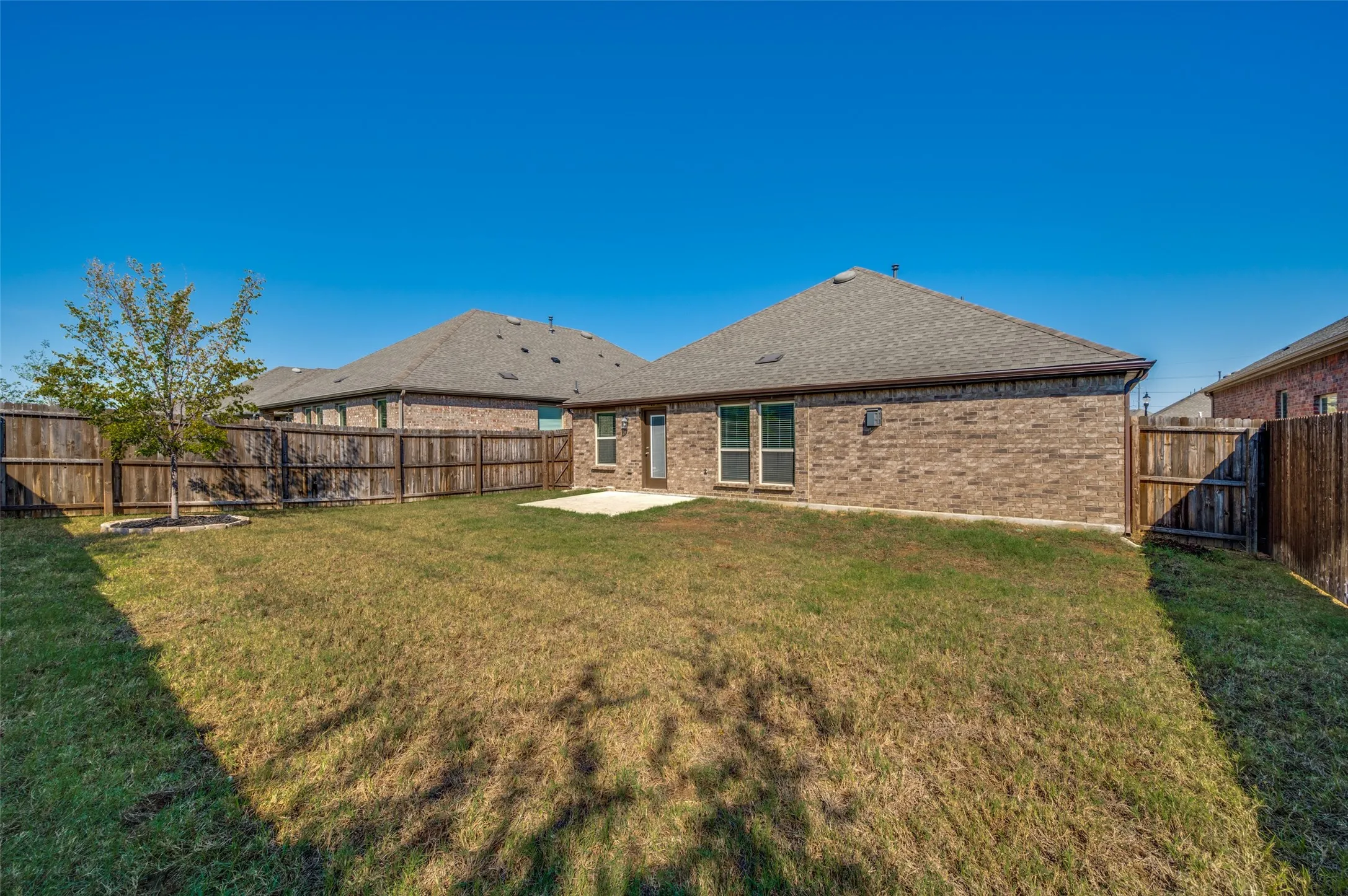 Single Family Residence For Sale in Denton County , 10516 Fountain Gate Street, Aubrey, Texas 76227, 3 Bedroom, 2 Bathroom, 2 Garage spaces, 1,703 Sqft, built in 2022, mls#21407761, Real Estate Agent in Aubrey, Homes For Sale in Denton county, Homes For Sale in Aubrey, Realtor in Aubrey Texas, Real Estate Brokerage Independent Realty Texas, Luminita Cordes Realtor