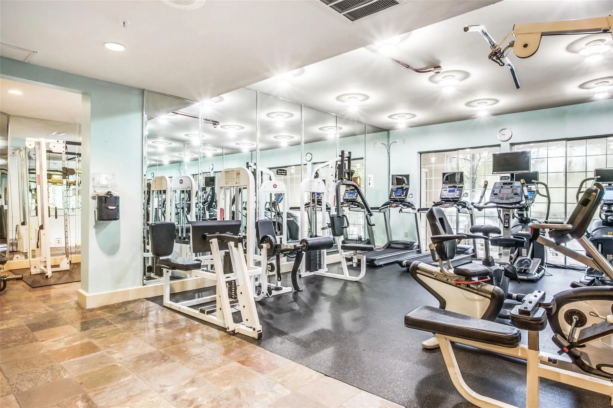 Condominium For Sale in Dallas County , 3225 Turtle Creek Boulevard 1012, Dallas, Texas 75219, 1 Bedroom, 1 Bathroom, 2 Garage spaces, 832 Sqft, built in 1998, mls#21406519, Real Estate Agent in Dallas, Homes For Sale in Dallas county, Homes For Sale in Dallas, Realtor in Dallas Texas, Real Estate Brokerage Independent Realty Texas, Luminita Cordes Realtor