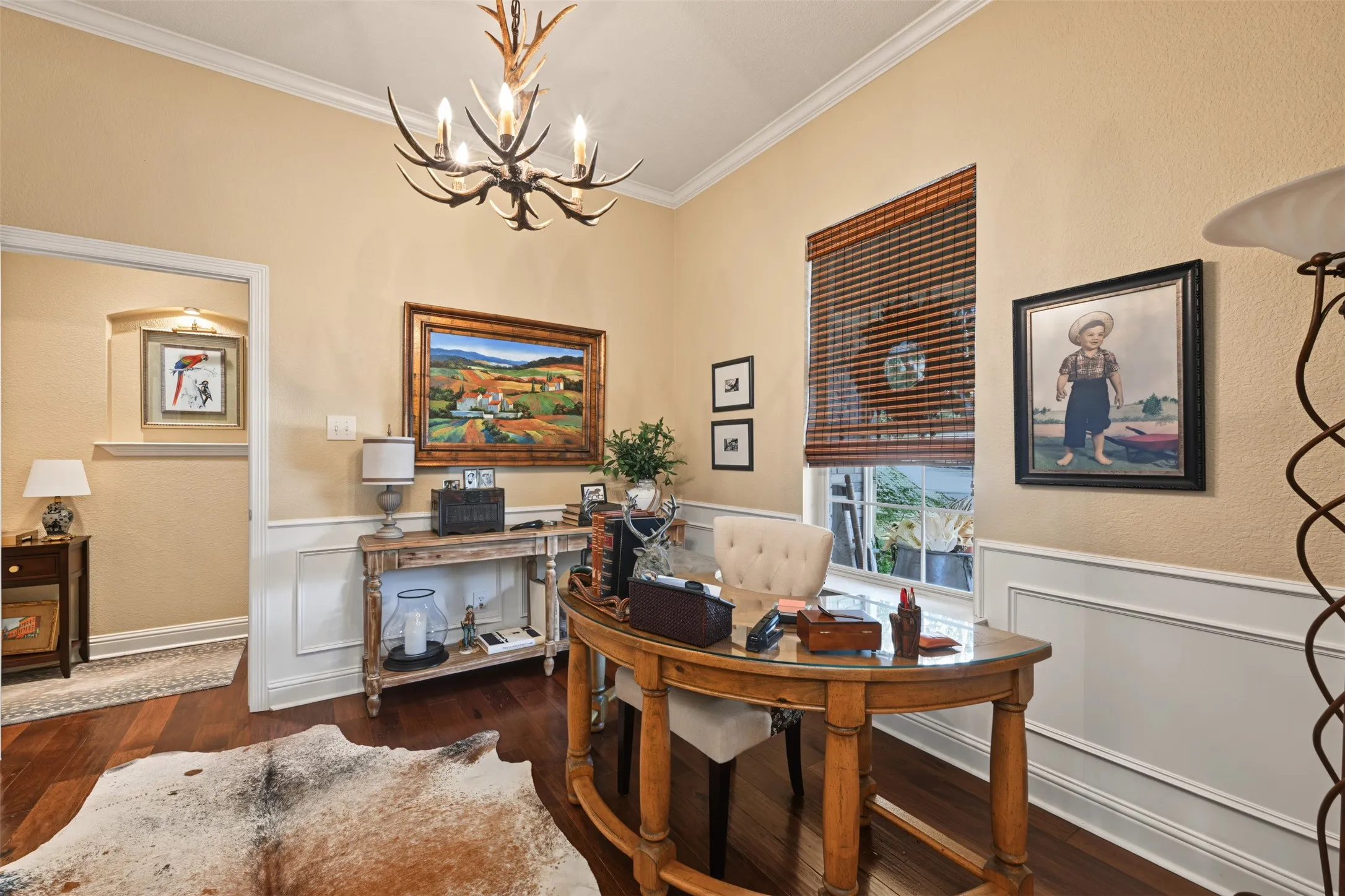 Single Family Residence For Sale in Tarrant County , 8955 Leslie Court, Benbrook, Texas 76126, 3 Bedroom, 2 Bathroom, 2 Garage spaces, 2,768 Sqft, built in 2000, mls#21404884, Real Estate Agent in Benbrook, Homes For Sale in Tarrant county, Homes For Sale in Benbrook, Realtor in Benbrook Texas, Real Estate Brokerage Independent Realty Texas, Luminita Cordes Realtor