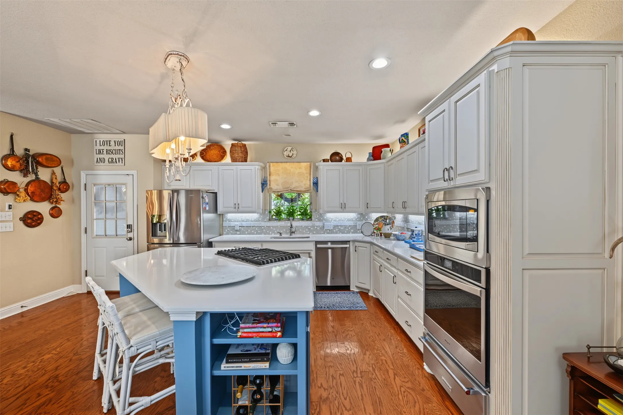 Single Family Residence For Sale in Tarrant County , 8955 Leslie Court, Benbrook, Texas 76126, 3 Bedroom, 2 Bathroom, 2 Garage spaces, 2,768 Sqft, built in 2000, mls#21404884, Real Estate Agent in Benbrook, Homes For Sale in Tarrant county, Homes For Sale in Benbrook, Realtor in Benbrook Texas, Real Estate Brokerage Independent Realty Texas, Luminita Cordes Realtor