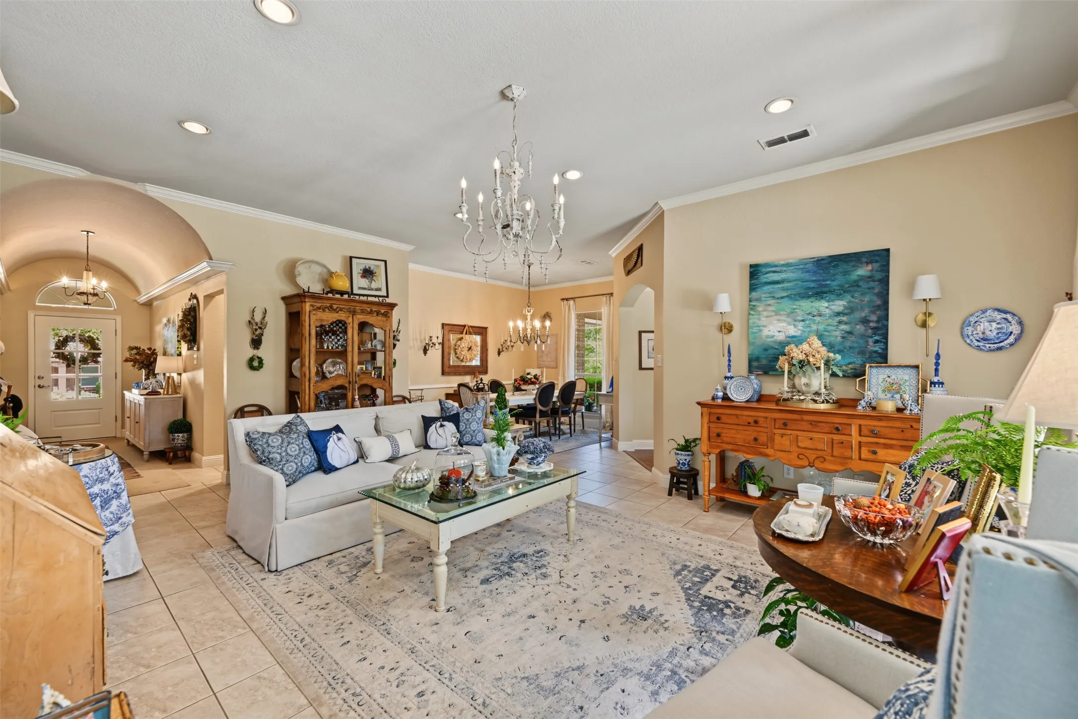 Single Family Residence For Sale in Tarrant County , 8955 Leslie Court, Benbrook, Texas 76126, 3 Bedroom, 2 Bathroom, 2 Garage spaces, 2,768 Sqft, built in 2000, mls#21404884, Real Estate Agent in Benbrook, Homes For Sale in Tarrant county, Homes For Sale in Benbrook, Realtor in Benbrook Texas, Real Estate Brokerage Independent Realty Texas, Luminita Cordes Realtor
