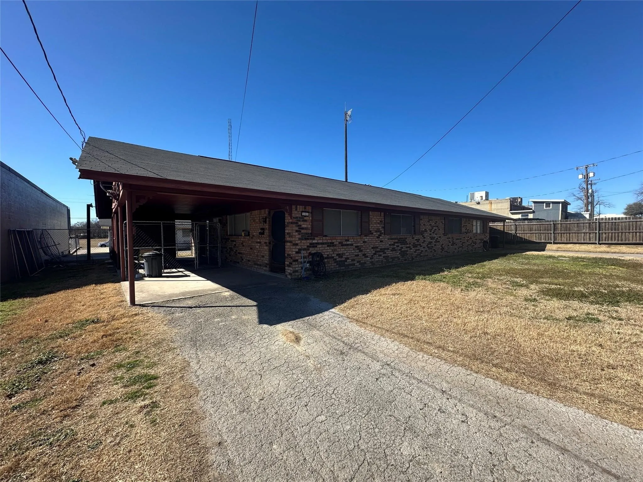 Duplex For Sale in Hopkins County , 111 E Spence Street, Sulphur Springs, Texas 75482, 0, 0, Garage spaces, 0 Sqft, built in 1964, mls#21408277, Real Estate Agent in Sulphur Springs, Homes For Sale in Hopkins county, Homes For Sale in Sulphur Springs, Realtor in Sulphur Springs Texas, Real Estate Brokerage Independent Realty Texas, Luminita Cordes Realtor