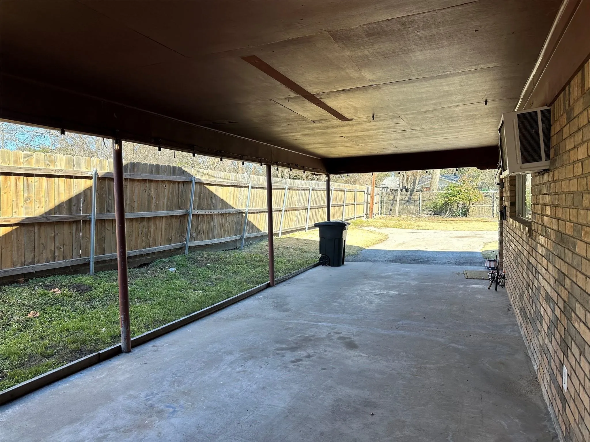 Duplex For Sale in Hopkins County , 111 E Spence Street, Sulphur Springs, Texas 75482, 0, 0, Garage spaces, 0 Sqft, built in 1964, mls#21408277, Real Estate Agent in Sulphur Springs, Homes For Sale in Hopkins county, Homes For Sale in Sulphur Springs, Realtor in Sulphur Springs Texas, Real Estate Brokerage Independent Realty Texas, Luminita Cordes Realtor