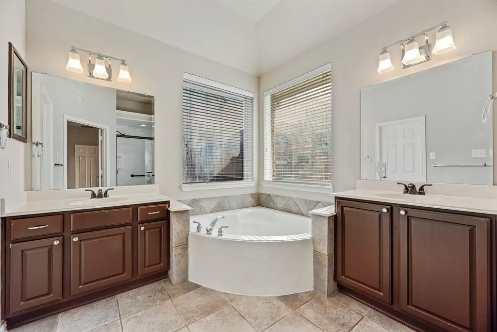 Single Family Residence For Rent in Denton County , 5544 Hidden Creek Lane, Frisco, Texas 75036, 3 Bedroom, 2 Bathroom, 2 Garage spaces, 2,103 Sqft, built in 2002, mls#21408226, Real Estate Agent in Frisco, Homes For Rent in Denton county, Homes For Rent in Frisco, Realtor in Frisco Texas, Real Estate Brokerage Independent Realty Texas, Luminita Cordes Realtor