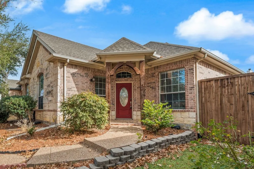 Single Family Residence For Rent in Denton County , 5544 Hidden Creek Lane, Frisco, Texas 75036, 3 Bedroom, 2 Bathroom, 2 Garage spaces, 2,103 Sqft, built in 2002, mls#21408226, Real Estate Agent in Frisco, Homes For Rent in Denton county, Homes For Rent in Frisco, Realtor in Frisco Texas, Real Estate Brokerage Independent Realty Texas, Luminita Cordes Realtor