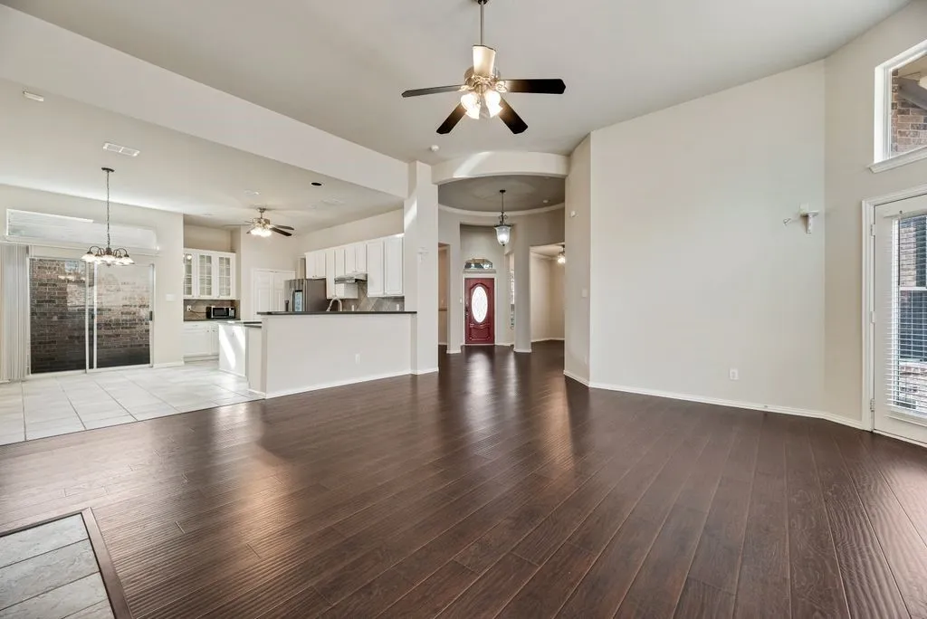Single Family Residence For Rent in Denton County , 5544 Hidden Creek Lane, Frisco, Texas 75036, 3 Bedroom, 2 Bathroom, 2 Garage spaces, 2,103 Sqft, built in 2002, mls#21408226, Real Estate Agent in Frisco, Homes For Rent in Denton county, Homes For Rent in Frisco, Realtor in Frisco Texas, Real Estate Brokerage Independent Realty Texas, Luminita Cordes Realtor