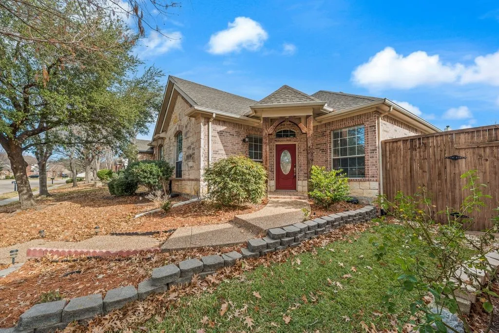 Single Family Residence For Rent in Denton County , 5544 Hidden Creek Lane, Frisco, Texas 75036, 3 Bedroom, 2 Bathroom, 2 Garage spaces, 2,103 Sqft, built in 2002, mls#21408226, Real Estate Agent in Frisco, Homes For Rent in Denton county, Homes For Rent in Frisco, Realtor in Frisco Texas, Real Estate Brokerage Independent Realty Texas, Luminita Cordes Realtor