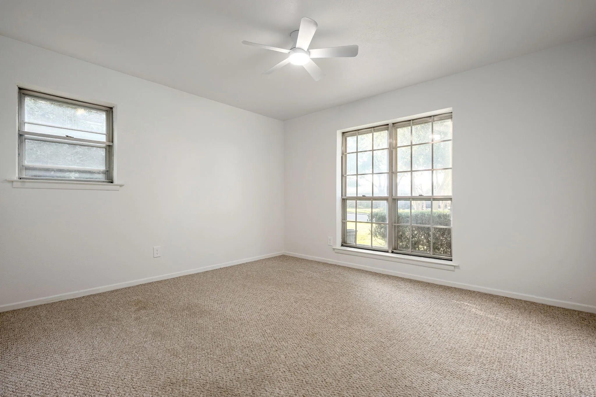Single Family Residence For Sale in Tarrant County , 6305 Whitman Avenue, Fort Worth, Texas 76133, 3 Bedroom, 2 Bathroom, 1 Garage spaces, 1,803 Sqft, built in 1967, mls#21406230, Real Estate Agent in Fort Worth, Homes For Sale in Tarrant county, Homes For Sale in Fort Worth, Realtor in Fort Worth Texas, Real Estate Brokerage Independent Realty Texas, Luminita Cordes Realtor