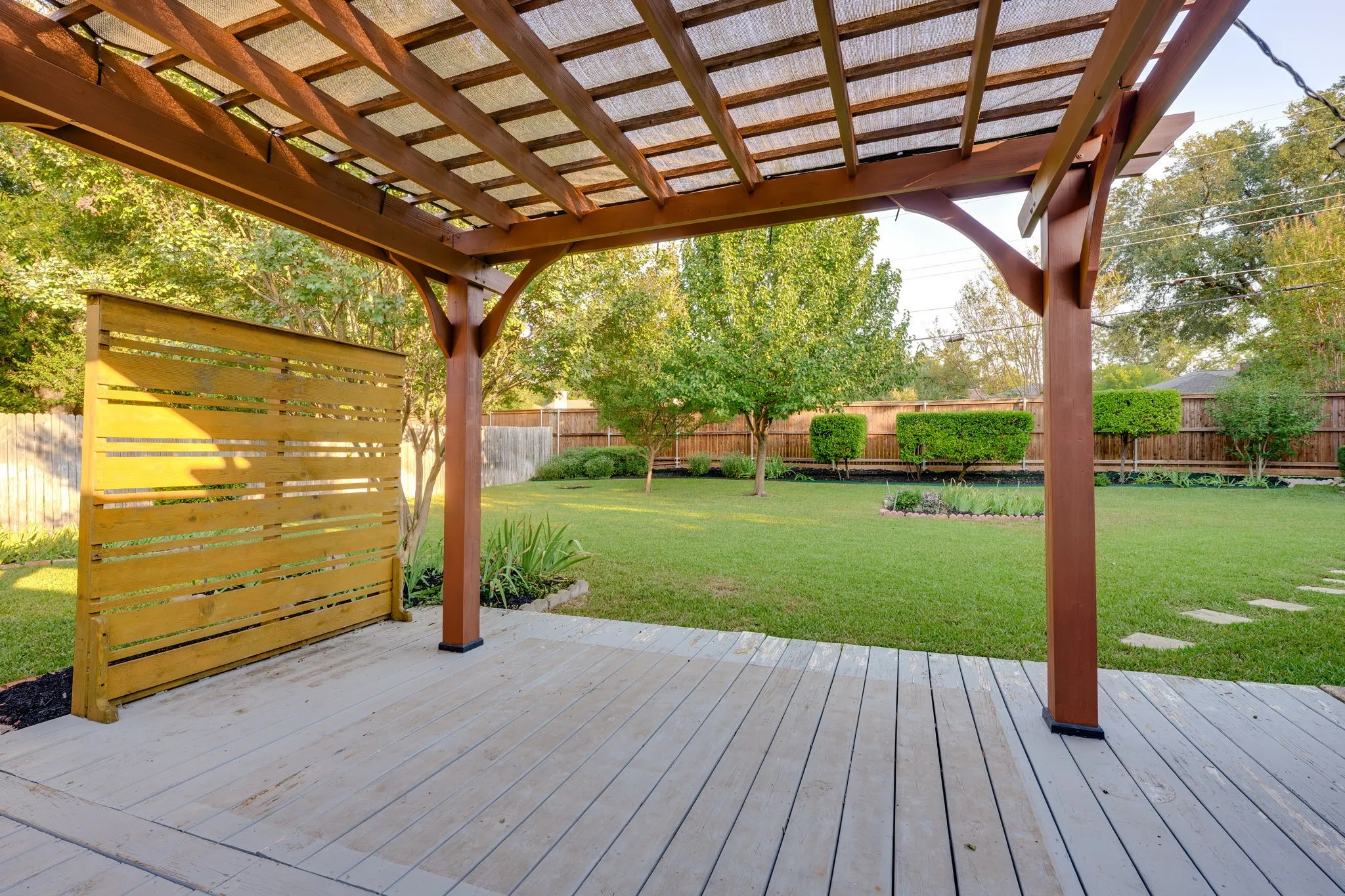 Single Family Residence For Sale in Tarrant County , 6305 Whitman Avenue, Fort Worth, Texas 76133, 3 Bedroom, 2 Bathroom, 1 Garage spaces, 1,803 Sqft, built in 1967, mls#21406230, Real Estate Agent in Fort Worth, Homes For Sale in Tarrant county, Homes For Sale in Fort Worth, Realtor in Fort Worth Texas, Real Estate Brokerage Independent Realty Texas, Luminita Cordes Realtor