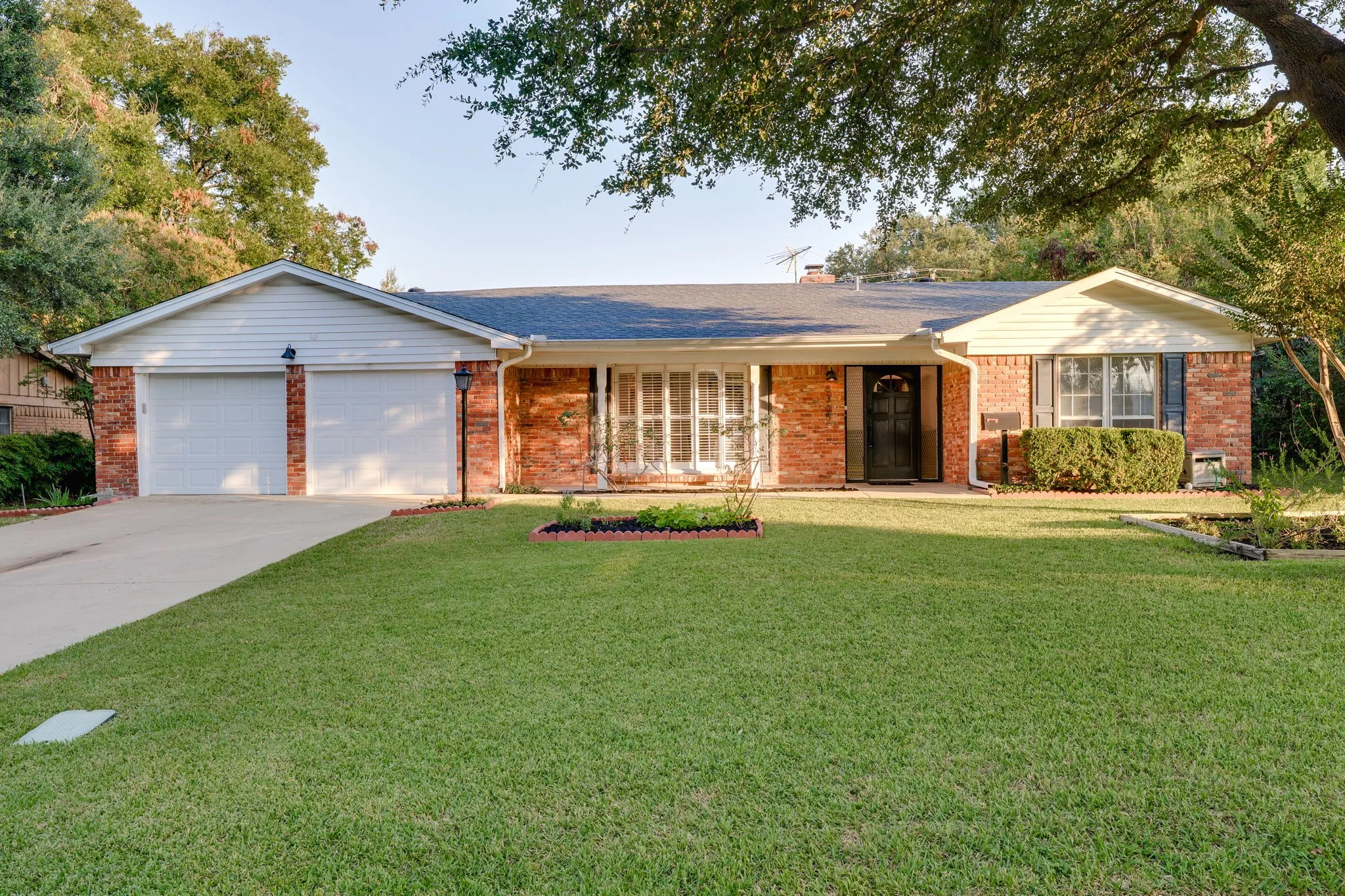 Single Family Residence For Sale