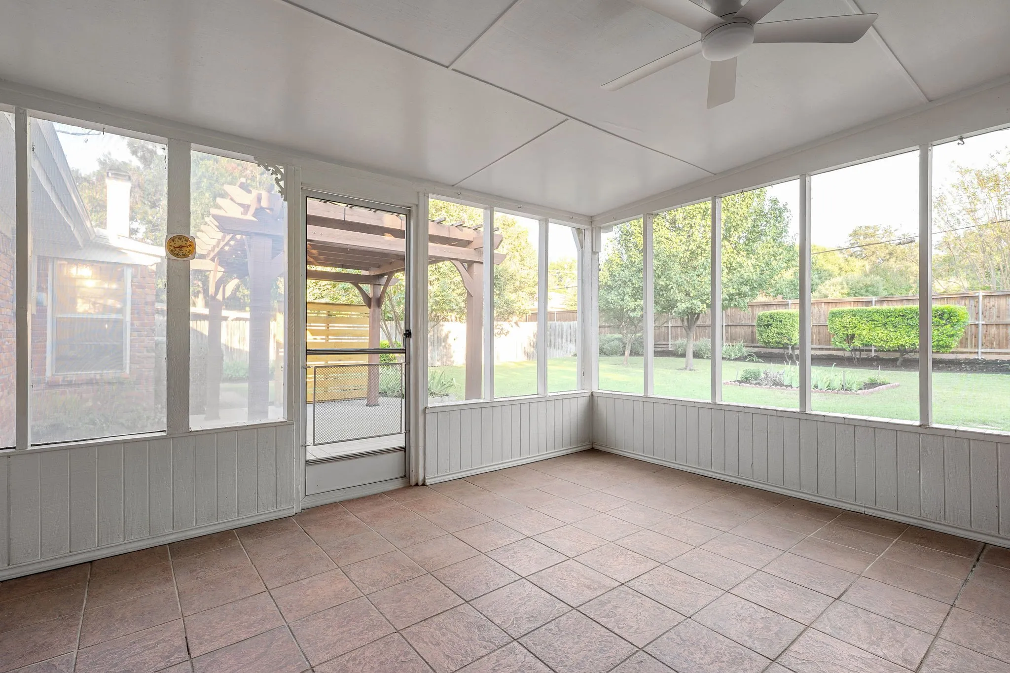 Single Family Residence For Sale in Tarrant County , 6305 Whitman Avenue, Fort Worth, Texas 76133, 3 Bedroom, 2 Bathroom, 1 Garage spaces, 1,803 Sqft, built in 1967, mls#21406230, Real Estate Agent in Fort Worth, Homes For Sale in Tarrant county, Homes For Sale in Fort Worth, Realtor in Fort Worth Texas, Real Estate Brokerage Independent Realty Texas, Luminita Cordes Realtor