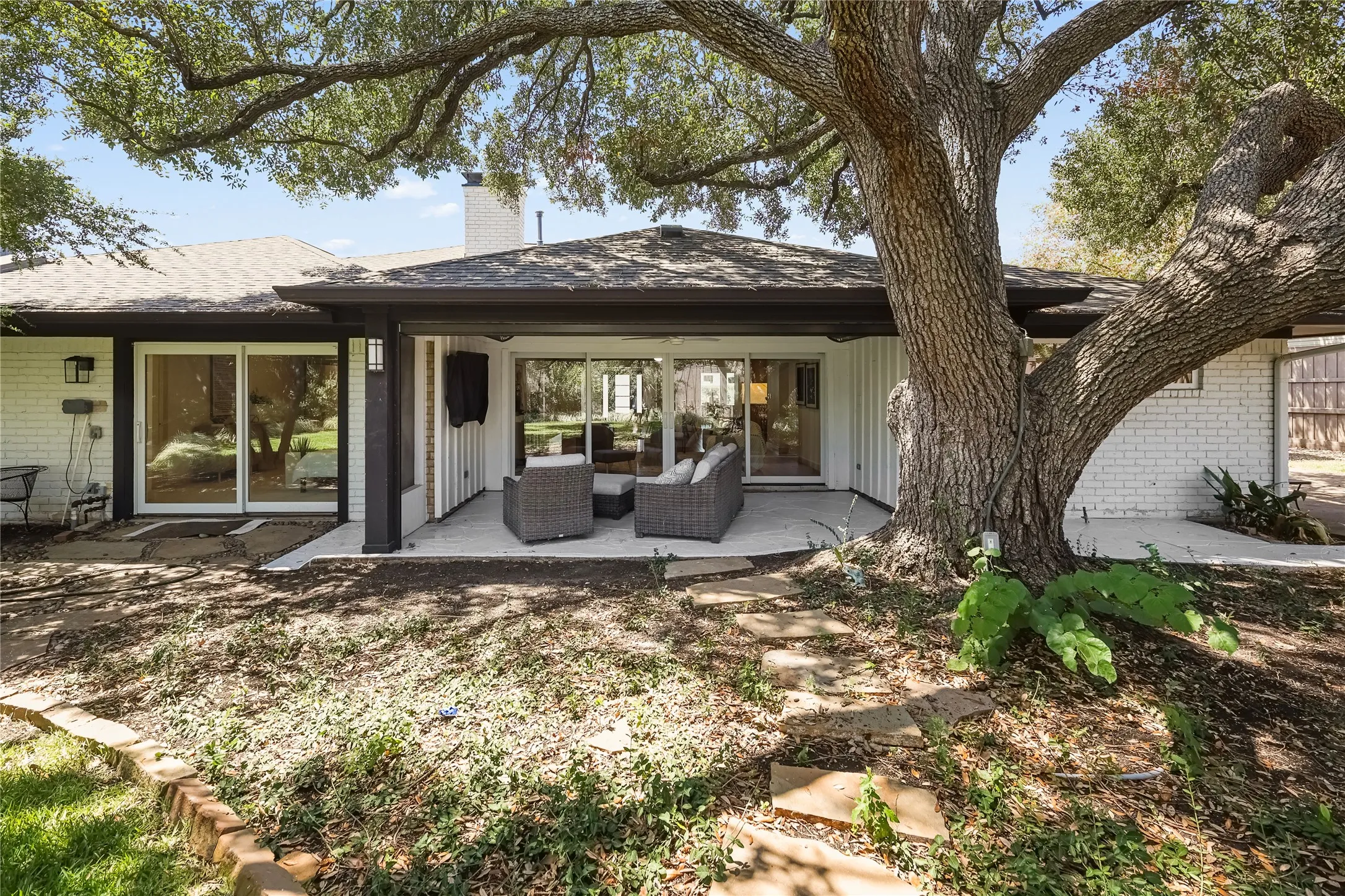 Single Family Residence For Sale in Dallas County , 7117 Mimosa Lane, Dallas, Texas 75230, 4 Bedroom, 4 Bathroom, 2 Garage spaces, 3,132 Sqft, built in 1964, mls#21408267, Real Estate Agent in Dallas, Homes For Sale in Dallas county, Homes For Sale in Dallas, Realtor in Dallas Texas, Real Estate Brokerage Independent Realty Texas, Luminita Cordes Realtor