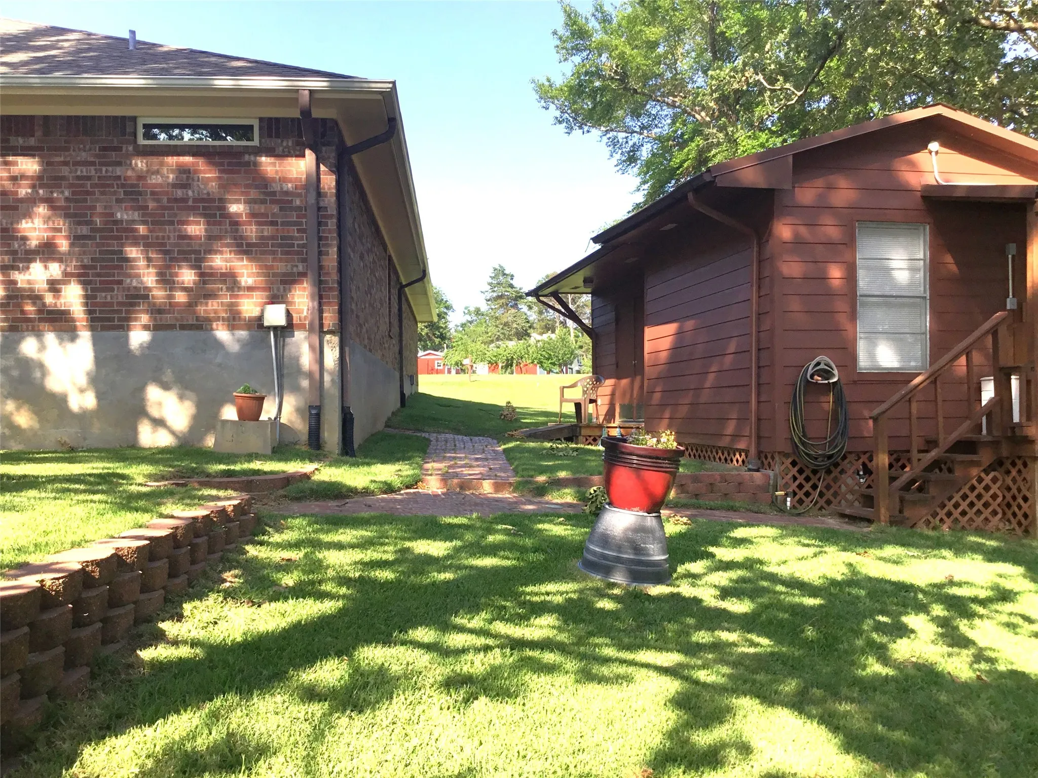 Single Family Residence For Sale in Wood County , 432 S County Road 4837, Winnsboro, Texas 75494, 3 Bedroom, 2 Bathroom, 2 Garage spaces, 2,238 Sqft, built in 2008, mls#21408192, Real Estate Agent in Winnsboro, Homes For Sale in Wood county, Homes For Sale in Winnsboro, Realtor in Winnsboro Texas, Real Estate Brokerage Independent Realty Texas, Luminita Cordes Realtor