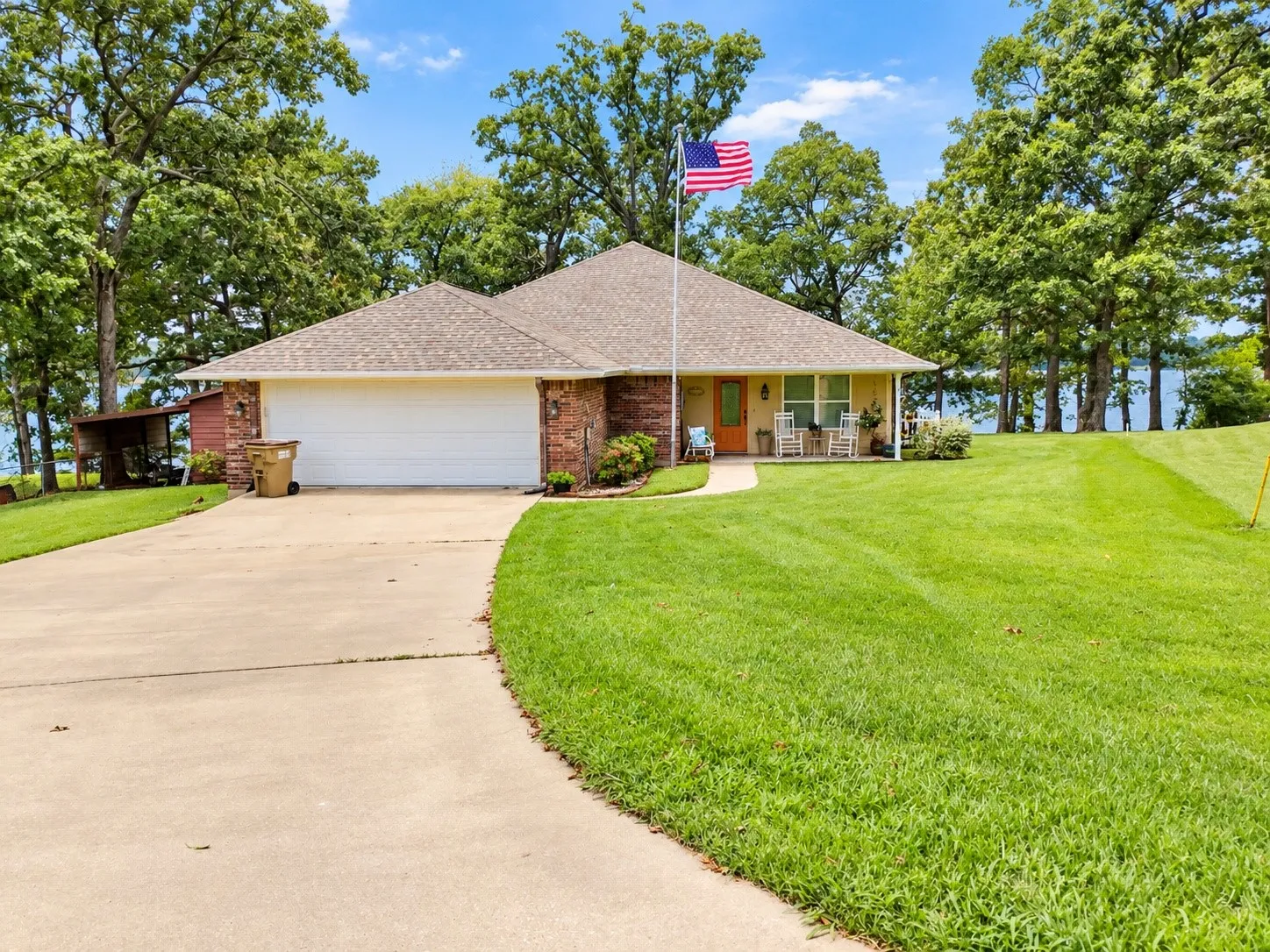 Single Family Residence For Sale in Wood County , 432 S County Road 4837, Winnsboro, Texas 75494, 3 Bedroom, 2 Bathroom, 2 Garage spaces, 2,238 Sqft, built in 2008, mls#21408192, Real Estate Agent in Winnsboro, Homes For Sale in Wood county, Homes For Sale in Winnsboro, Realtor in Winnsboro Texas, Real Estate Brokerage Independent Realty Texas, Luminita Cordes Realtor