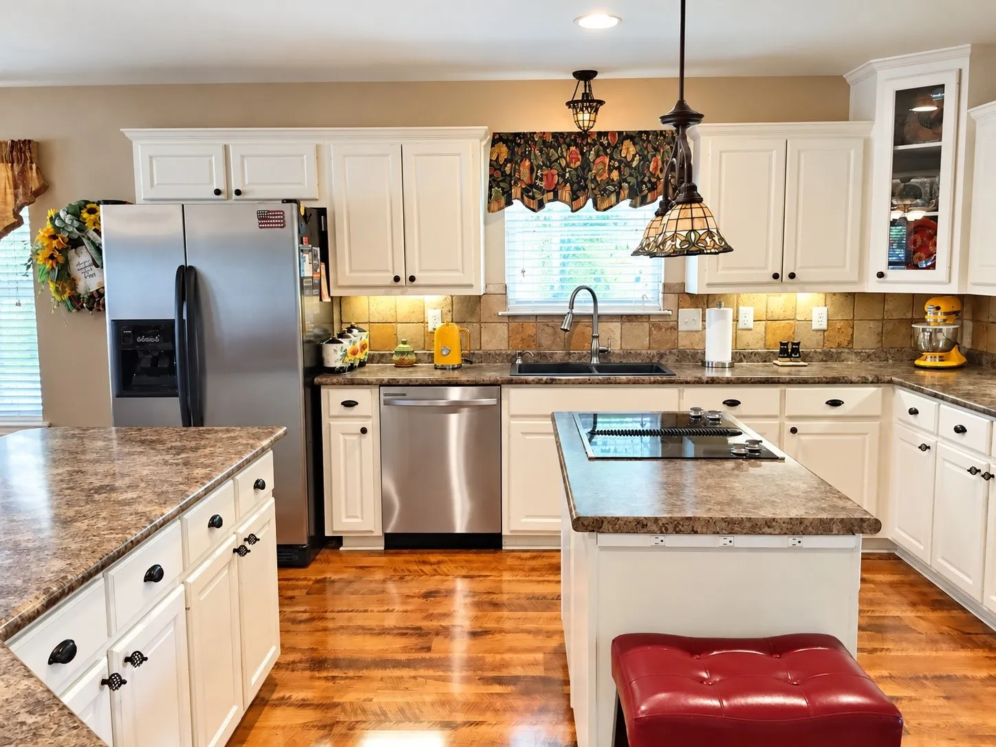 Single Family Residence For Sale in Wood County , 432 S County Road 4837, Winnsboro, Texas 75494, 3 Bedroom, 2 Bathroom, 2 Garage spaces, 2,238 Sqft, built in 2008, mls#21408192, Real Estate Agent in Winnsboro, Homes For Sale in Wood county, Homes For Sale in Winnsboro, Realtor in Winnsboro Texas, Real Estate Brokerage Independent Realty Texas, Luminita Cordes Realtor