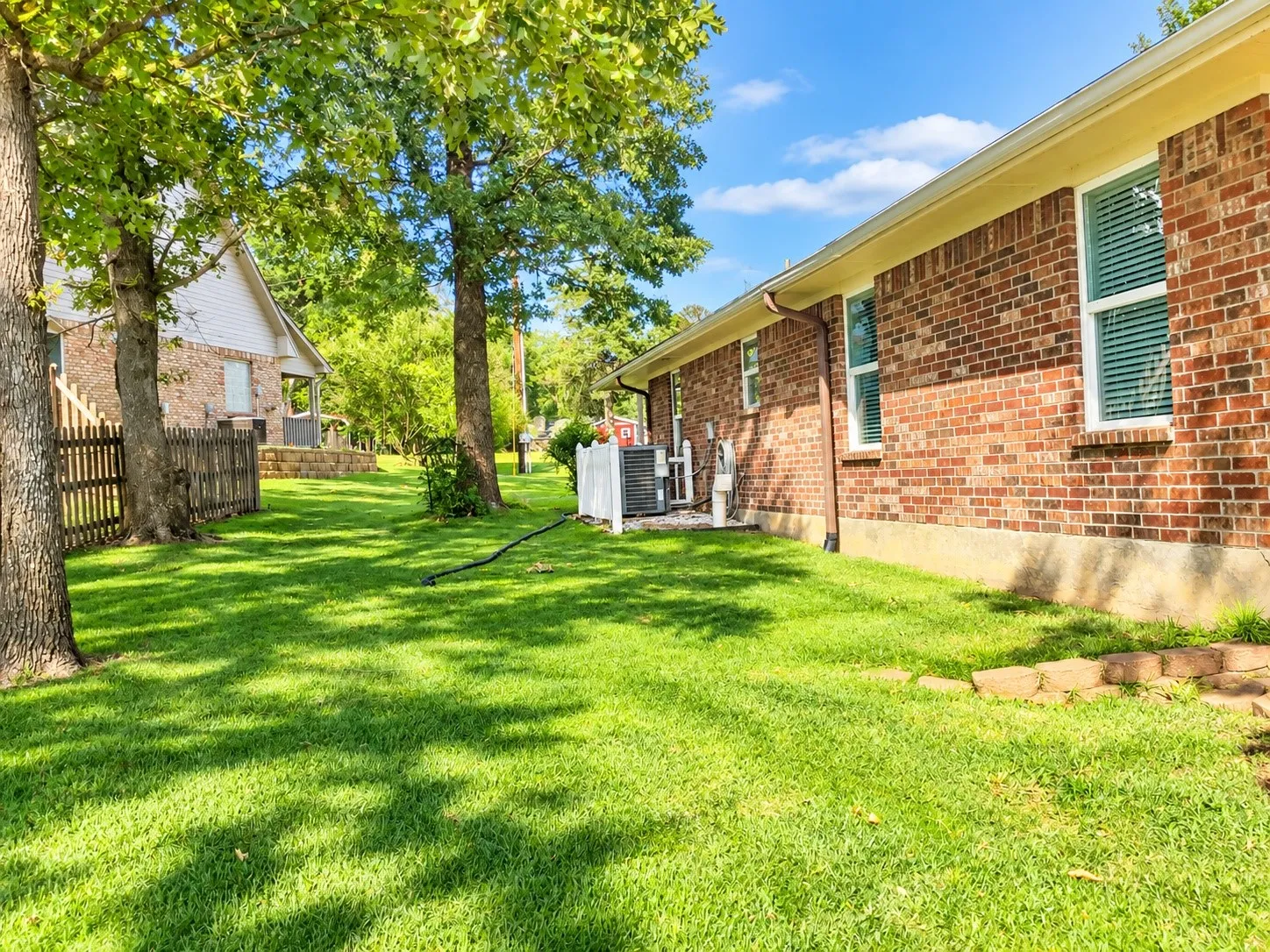 Single Family Residence For Sale in Wood County , 432 S County Road 4837, Winnsboro, Texas 75494, 3 Bedroom, 2 Bathroom, 2 Garage spaces, 2,238 Sqft, built in 2008, mls#21408192, Real Estate Agent in Winnsboro, Homes For Sale in Wood county, Homes For Sale in Winnsboro, Realtor in Winnsboro Texas, Real Estate Brokerage Independent Realty Texas, Luminita Cordes Realtor
