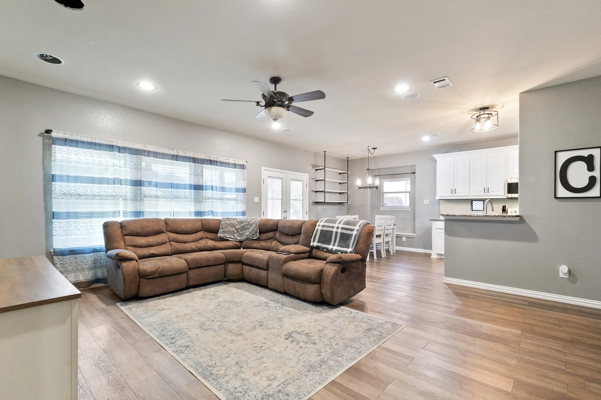 Single Family Residence For Sale in Grayson County , 107 Ashlyn Court, Whitesboro, Texas 76273, 4 Bedroom, 3 Bathroom, 2 Garage spaces, 2,828 Sqft, built in 2011, mls#21407830, Real Estate Agent in Whitesboro, Homes For Sale in Grayson county, Homes For Sale in Whitesboro, Realtor in Whitesboro Texas, Real Estate Brokerage Independent Realty Texas, Luminita Cordes Realtor