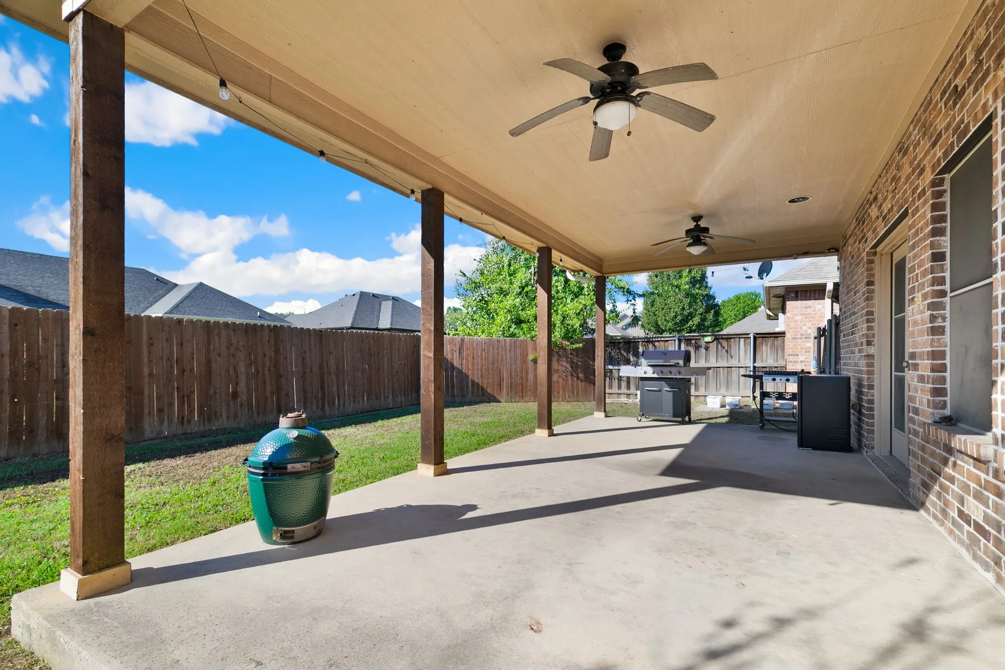 Single Family Residence For Sale in Grayson County , 107 Ashlyn Court, Whitesboro, Texas 76273, 4 Bedroom, 3 Bathroom, 2 Garage spaces, 2,828 Sqft, built in 2011, mls#21407830, Real Estate Agent in Whitesboro, Homes For Sale in Grayson county, Homes For Sale in Whitesboro, Realtor in Whitesboro Texas, Real Estate Brokerage Independent Realty Texas, Luminita Cordes Realtor