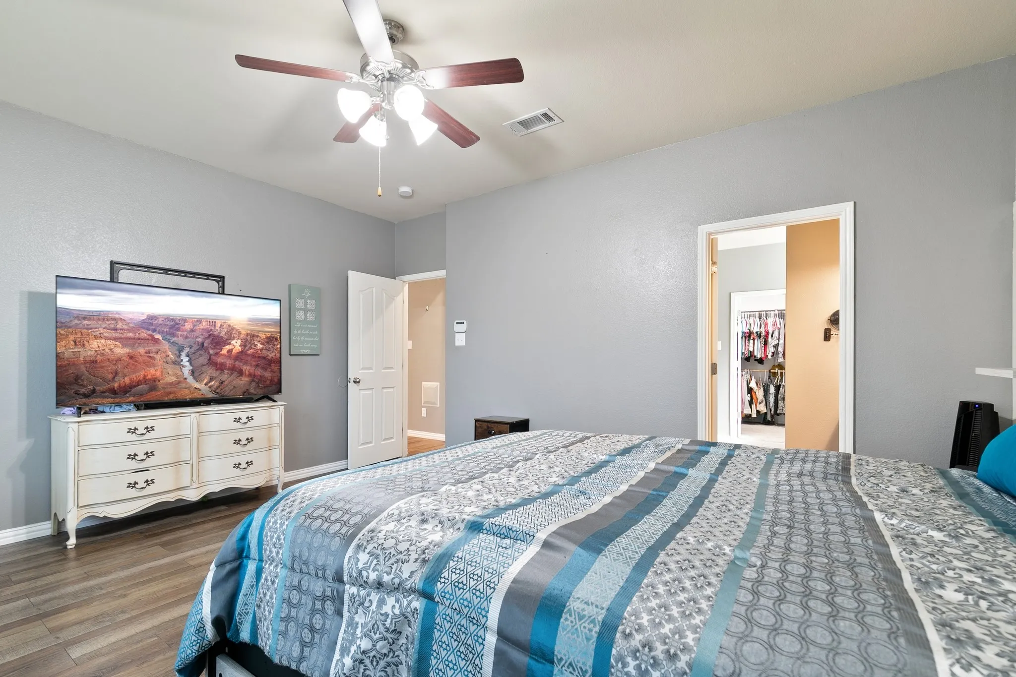 Single Family Residence For Sale in Grayson County , 107 Ashlyn Court, Whitesboro, Texas 76273, 4 Bedroom, 3 Bathroom, 2 Garage spaces, 2,828 Sqft, built in 2011, mls#21407830, Real Estate Agent in Whitesboro, Homes For Sale in Grayson county, Homes For Sale in Whitesboro, Realtor in Whitesboro Texas, Real Estate Brokerage Independent Realty Texas, Luminita Cordes Realtor