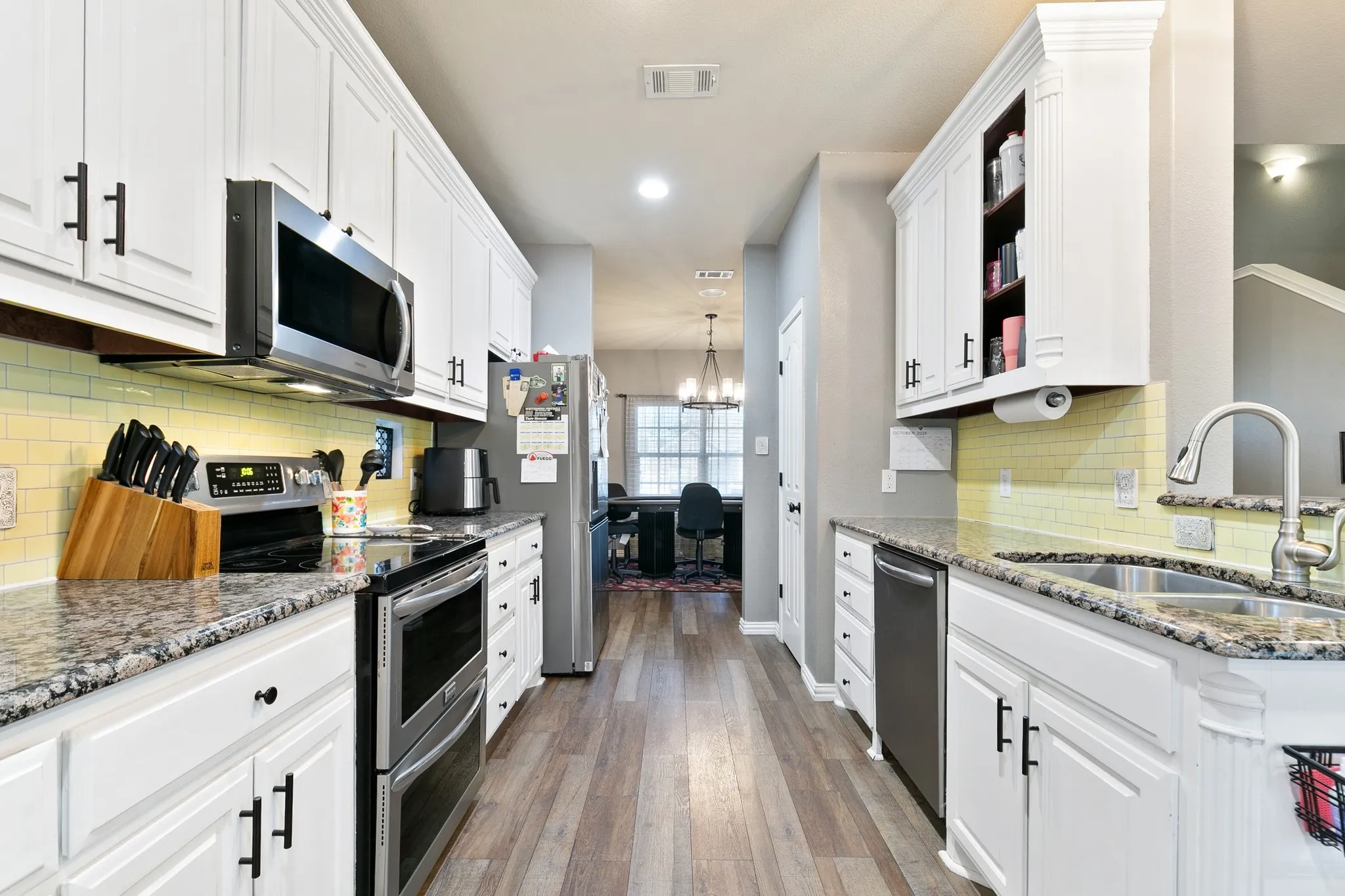 Single Family Residence For Sale in Grayson County , 107 Ashlyn Court, Whitesboro, Texas 76273, 4 Bedroom, 3 Bathroom, 2 Garage spaces, 2,828 Sqft, built in 2011, mls#21407830, Real Estate Agent in Whitesboro, Homes For Sale in Grayson county, Homes For Sale in Whitesboro, Realtor in Whitesboro Texas, Real Estate Brokerage Independent Realty Texas, Luminita Cordes Realtor
