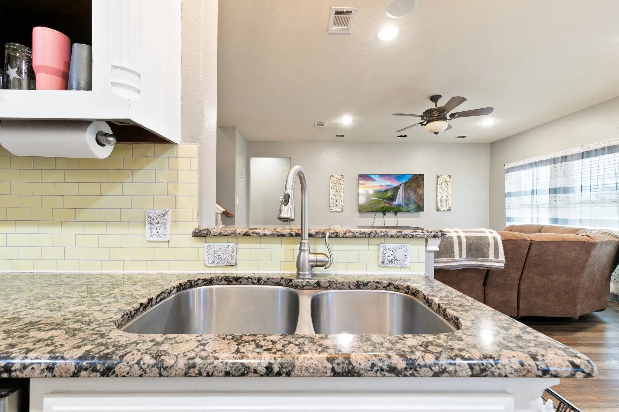 Single Family Residence For Sale in Grayson County , 107 Ashlyn Court, Whitesboro, Texas 76273, 4 Bedroom, 3 Bathroom, 2 Garage spaces, 2,828 Sqft, built in 2011, mls#21407830, Real Estate Agent in Whitesboro, Homes For Sale in Grayson county, Homes For Sale in Whitesboro, Realtor in Whitesboro Texas, Real Estate Brokerage Independent Realty Texas, Luminita Cordes Realtor