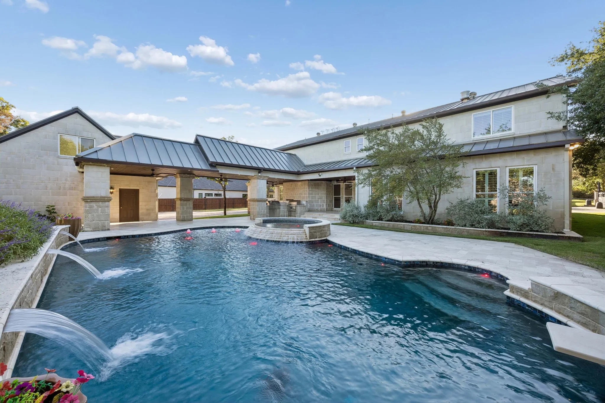 Amazing Diving Pool and Hot Tub